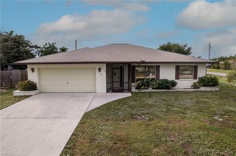 2101 Hibiscus RD, Fort Myers, FL 33905 - #: 223081686