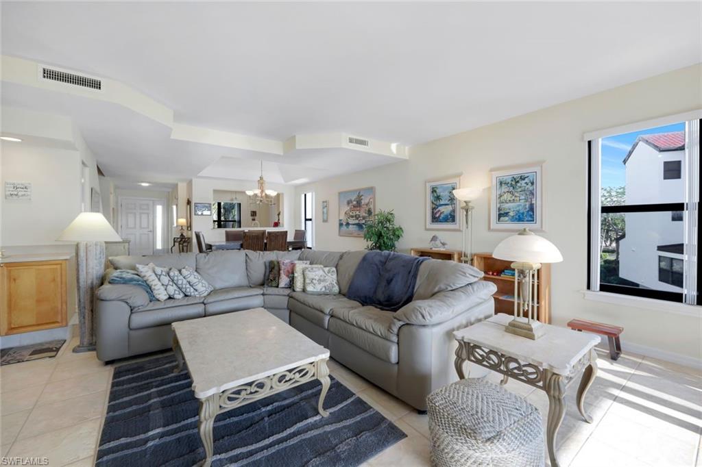 402 La Peninsula BLVD 402