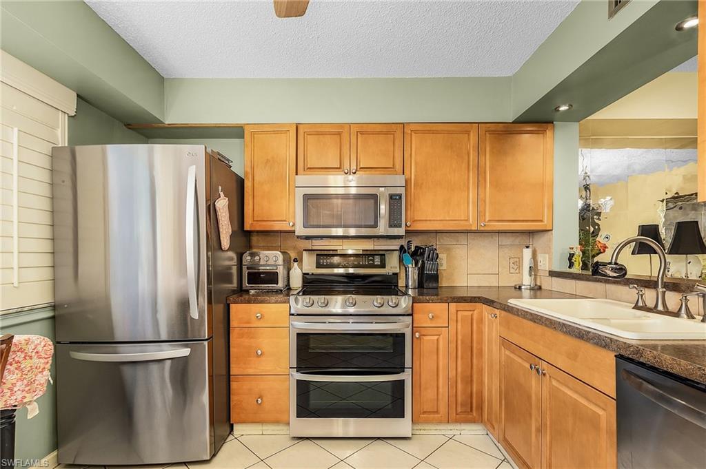 Fort Myers, Florida 33907, United States, 2 Bedrooms Bedrooms, ,2 BathroomsBathrooms,Residential,Active,140616