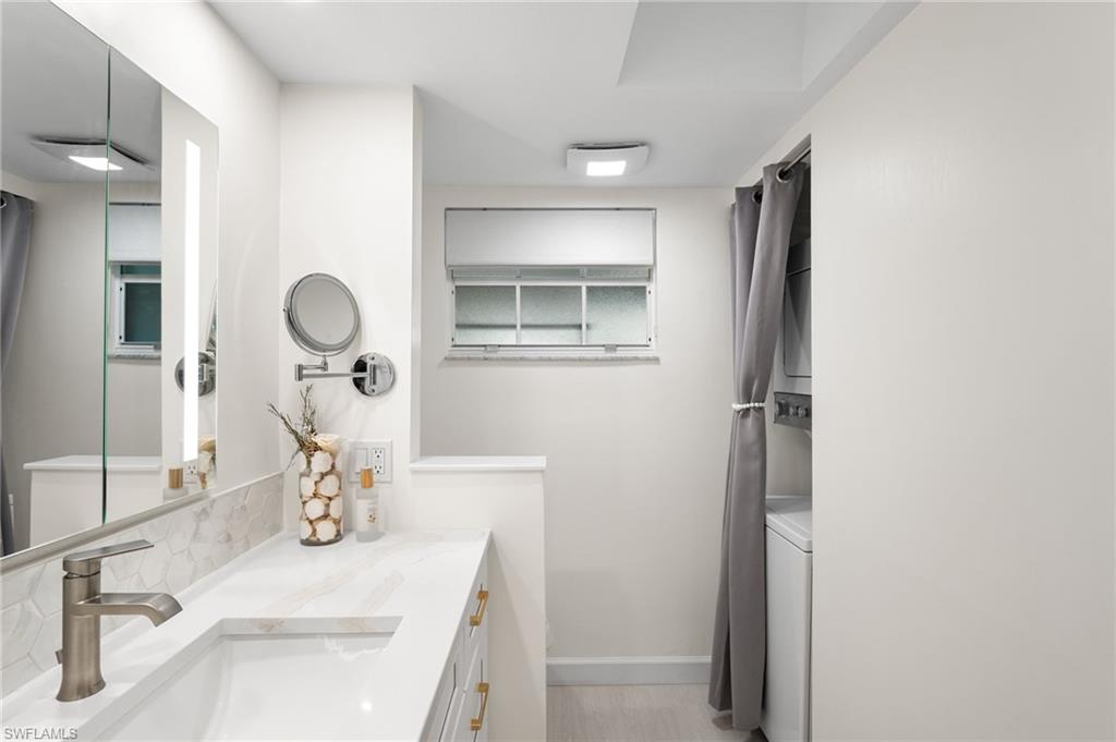 Fort Myers, Florida 33908, United States, 2 Bedrooms Bedrooms, ,2 BathroomsBathrooms,Residential,Contingent,140613