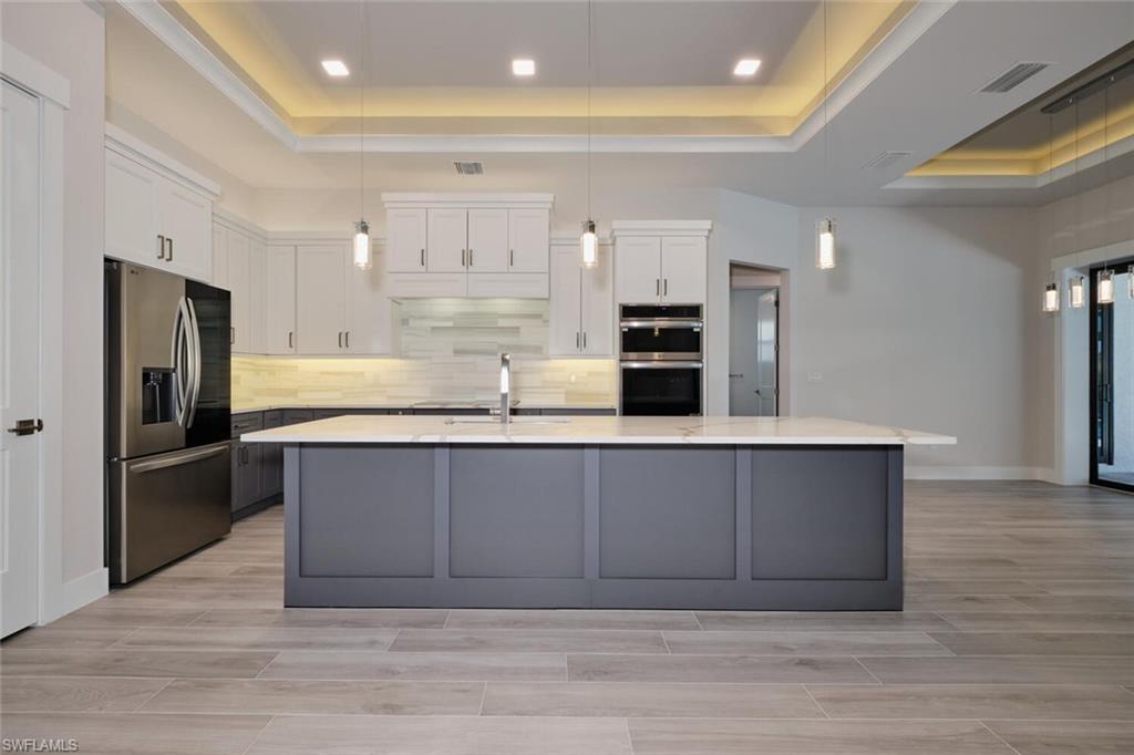 5513 Merlyn LN
