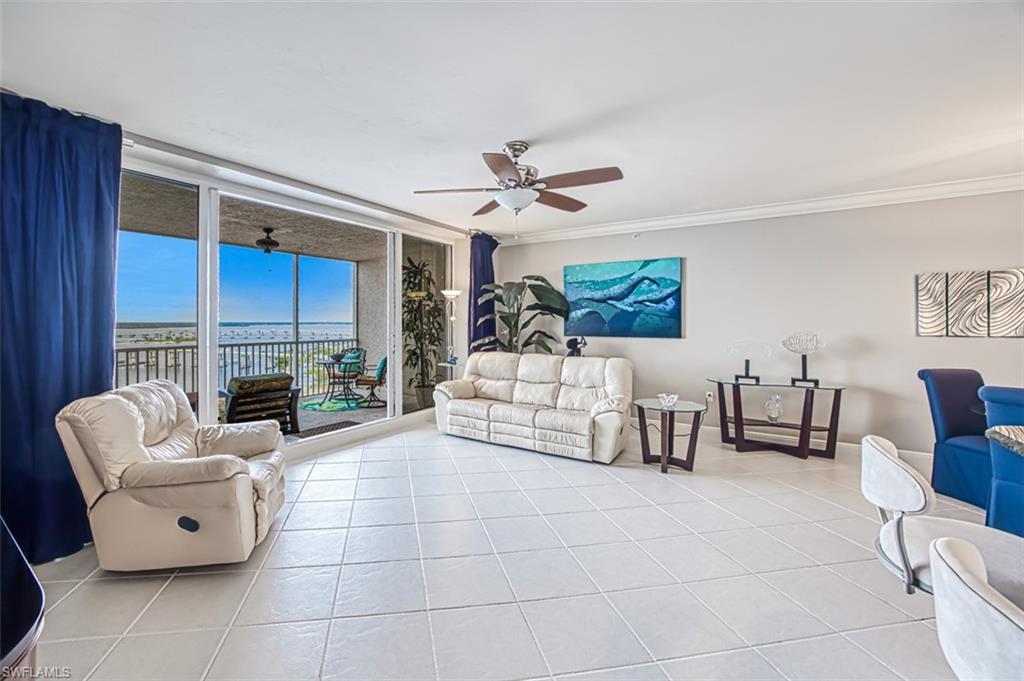 2090 W First ST 1809