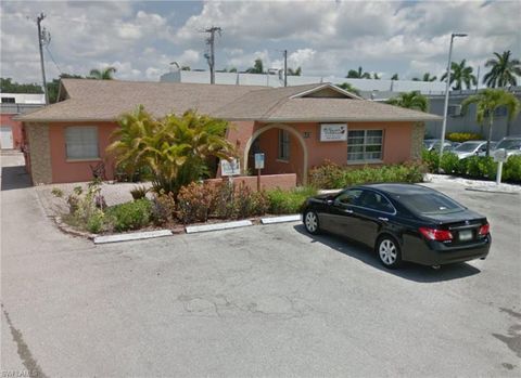 843 Myrtle TER NAPLES FL 34103