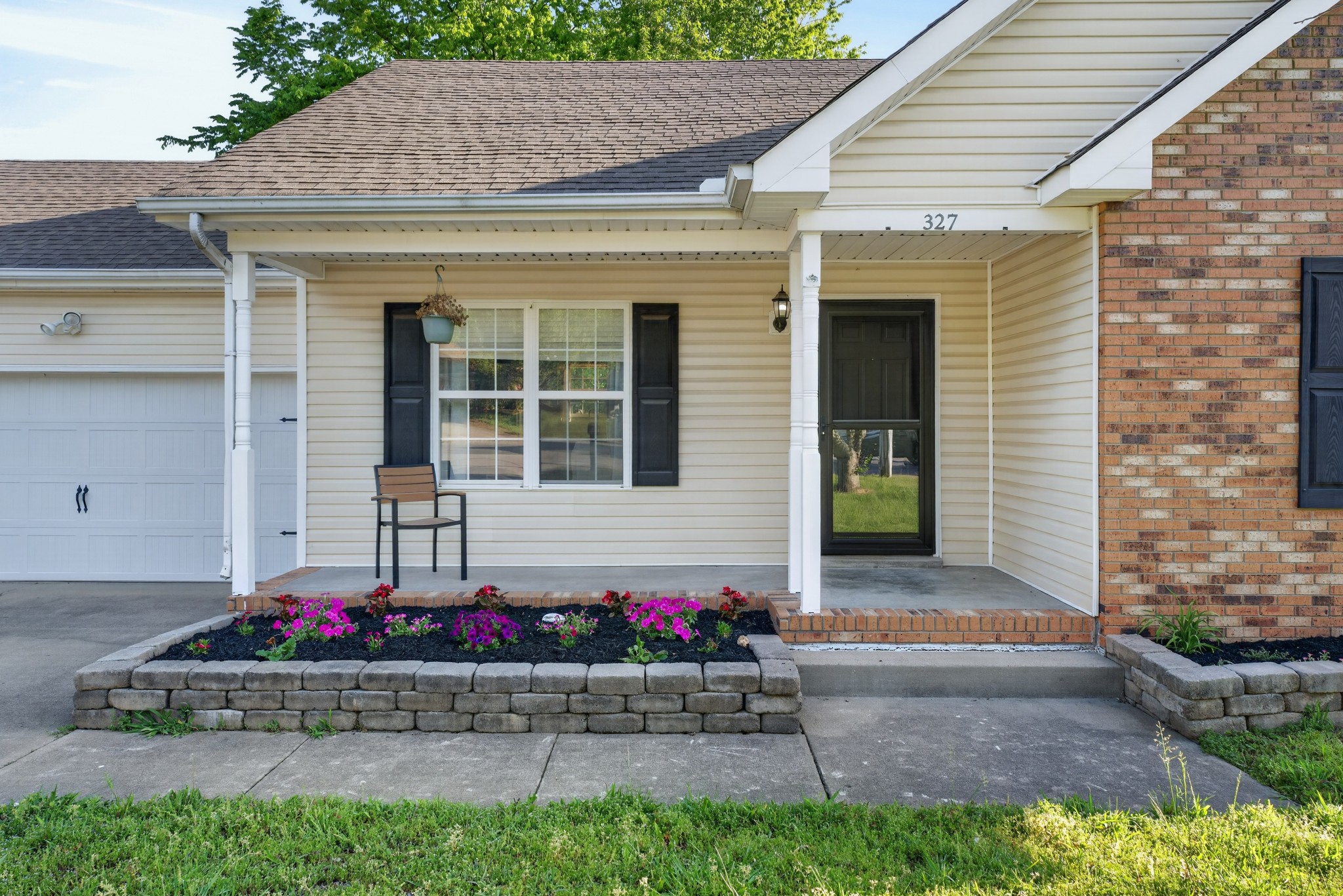 327 White Birch Ct