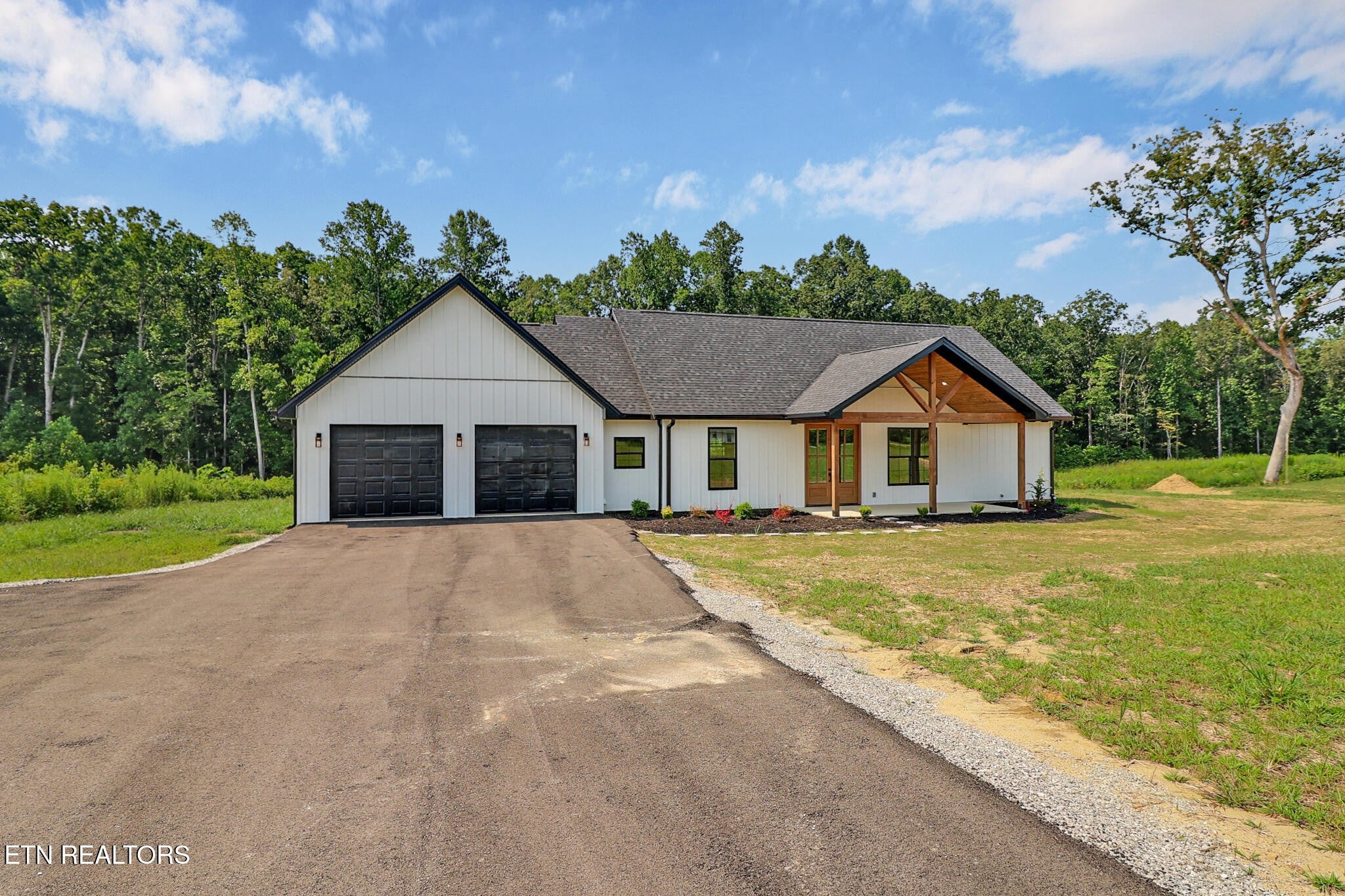 1468 Taylor Place Rd