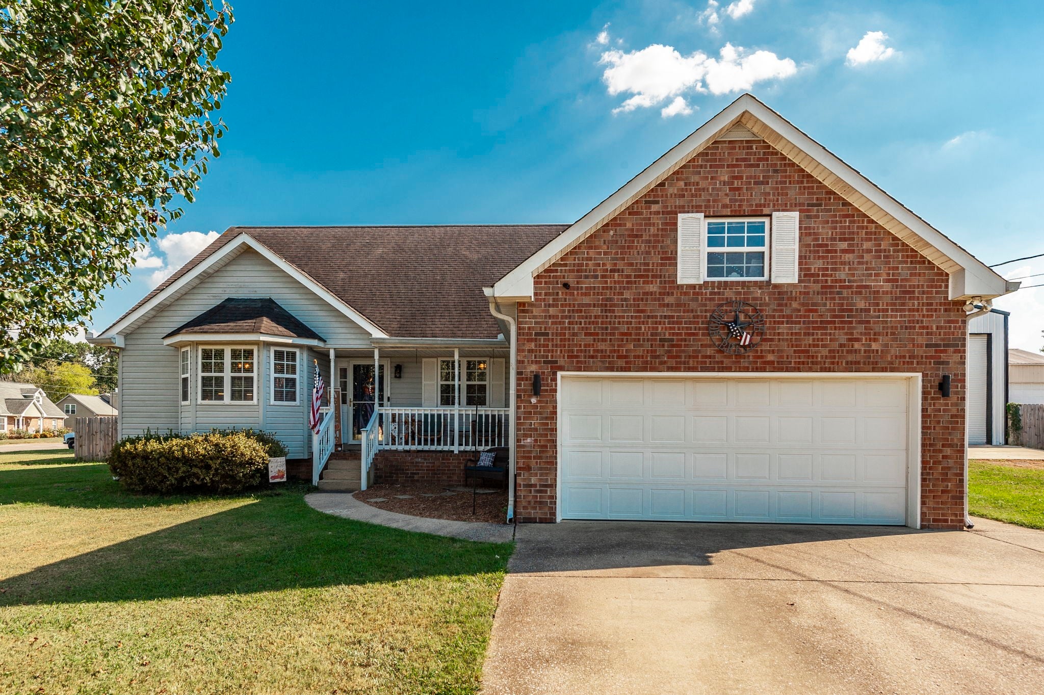 1026 Waters Edge Cir