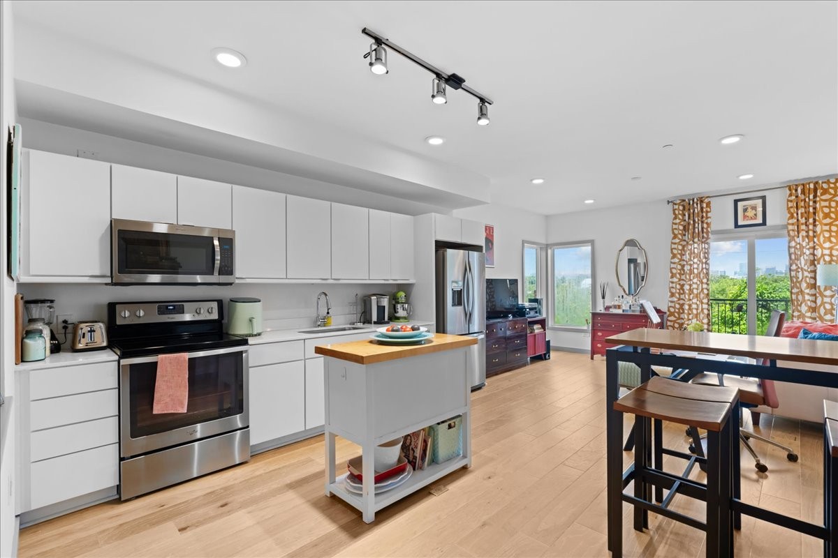 400 Herron Dr 108