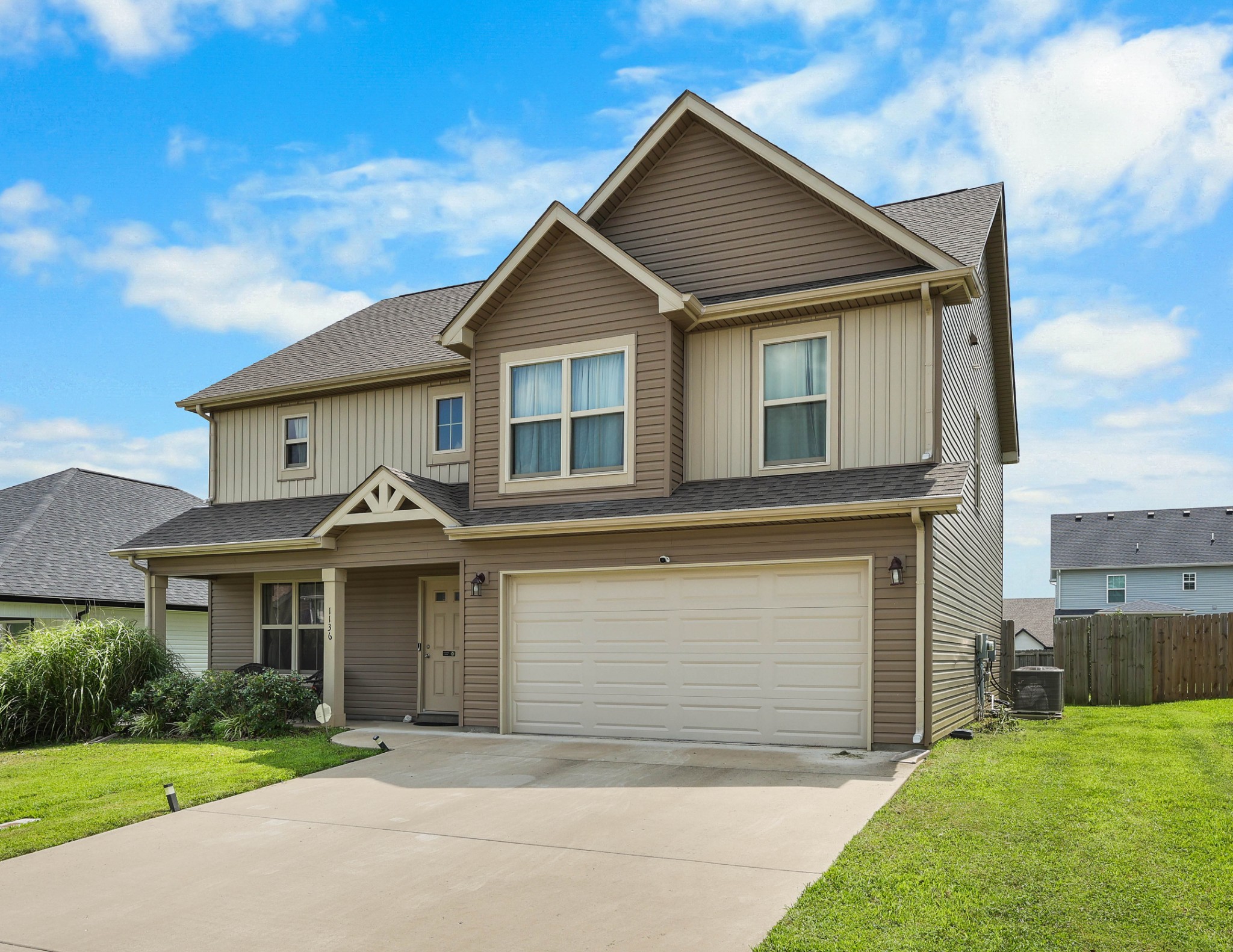 1136 Charles Thomas Dr