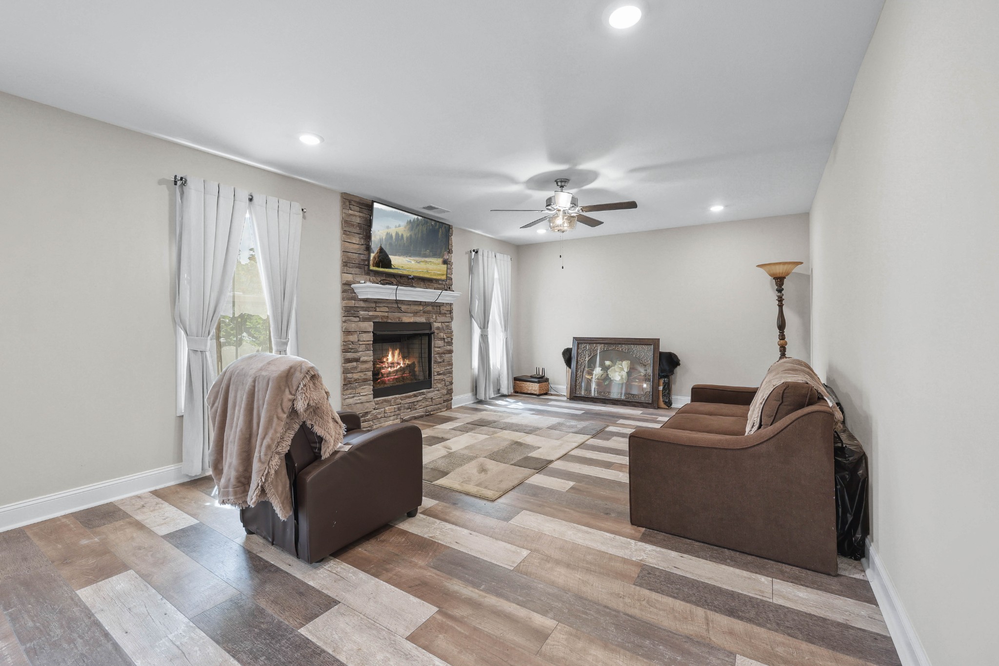 1136 Charles Thomas Dr