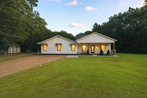 157 Indian Creek Rd Hohenwald TN 38462