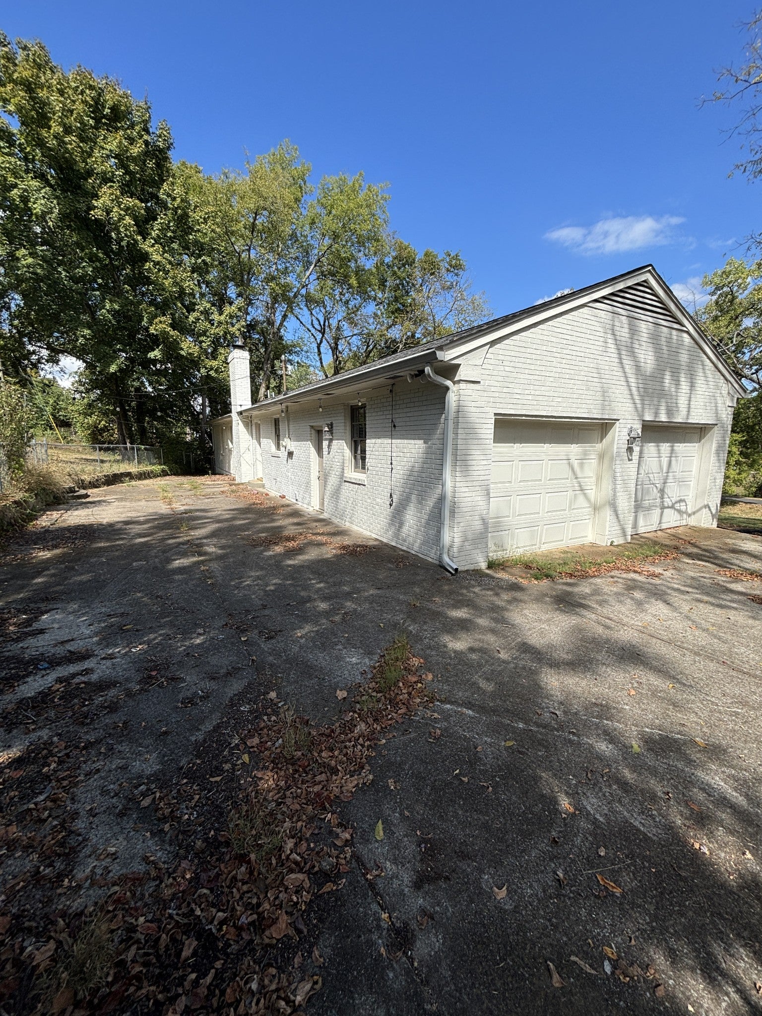 198 Barker Rd, Nashville TN 37214 3-bed home, photo 2 of 15