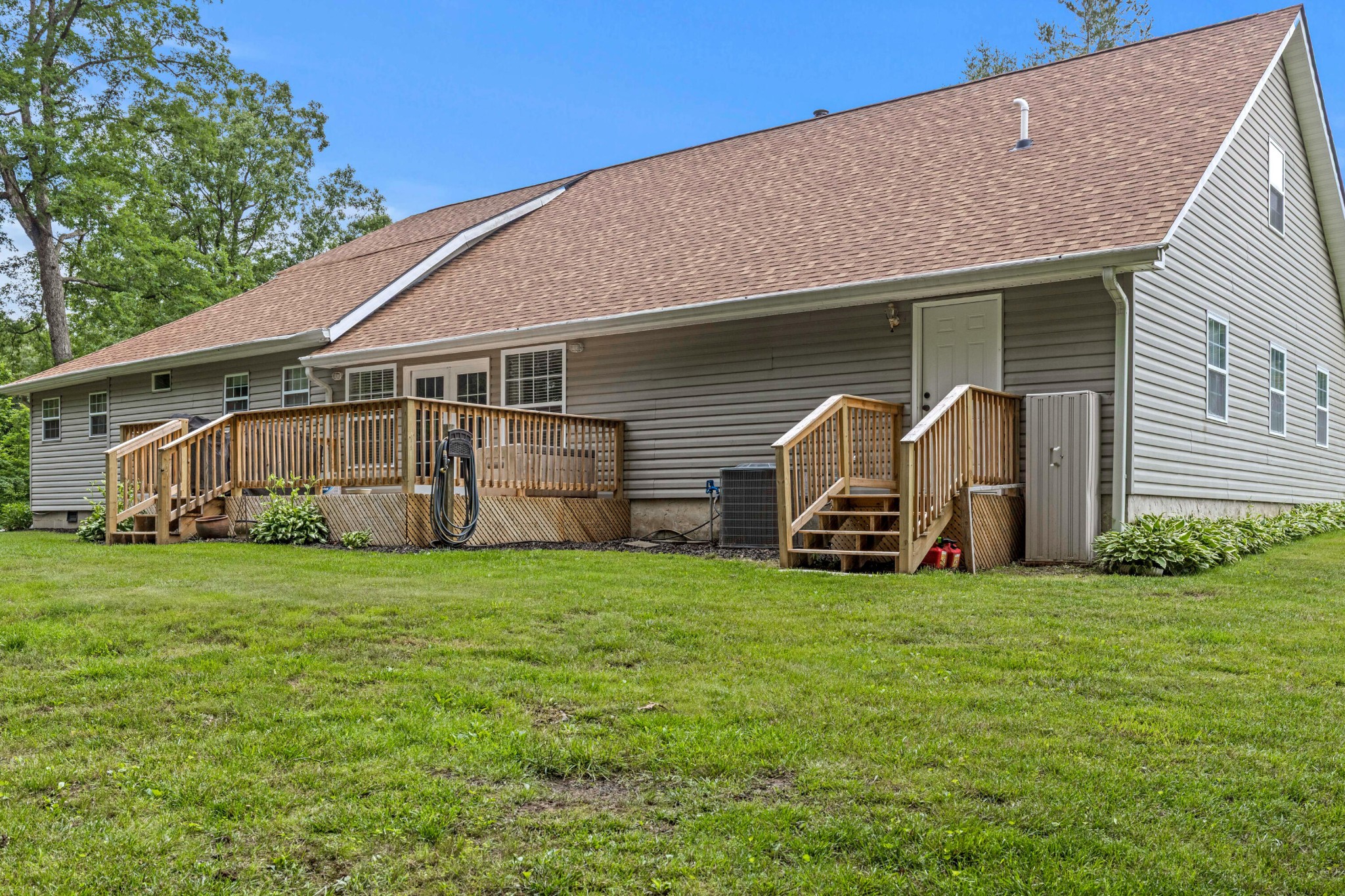 2595 Walkertown Rd