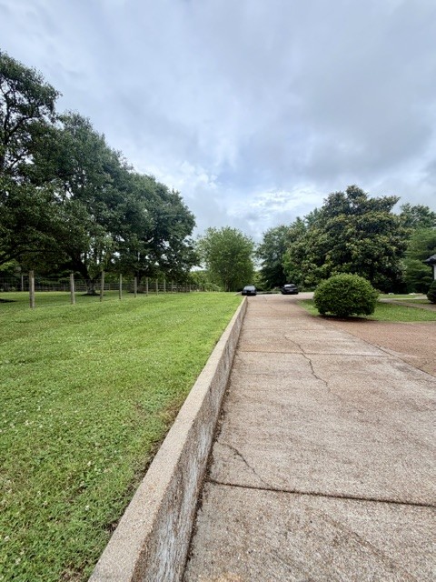 1389 Hunter Rd, Franklin TN 37064 3-bed home, photo 3 of 6