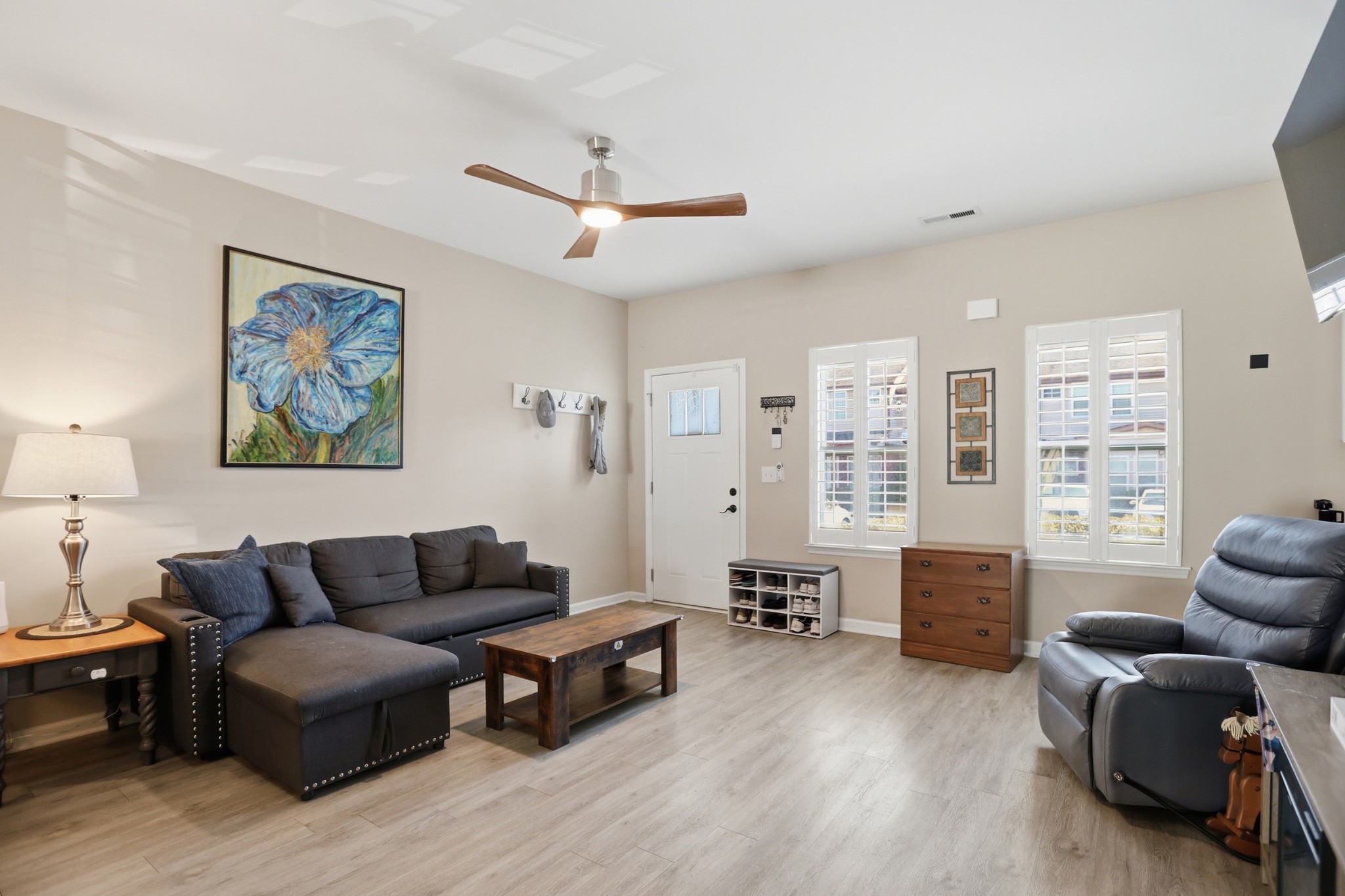 4104 George Buchanan Dr