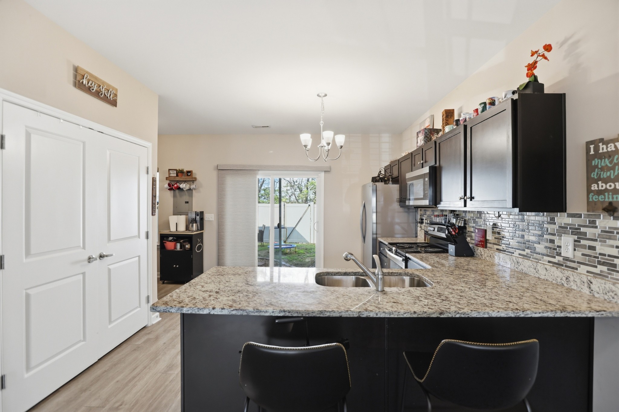 4104 George Buchanan Dr