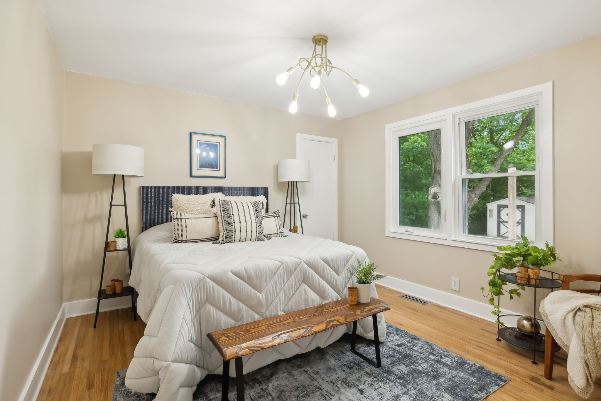 Nashville, Tennessee 37210, United States, 3 Bedrooms Bedrooms, ,1 BathroomBathrooms,Residential,Active,133443