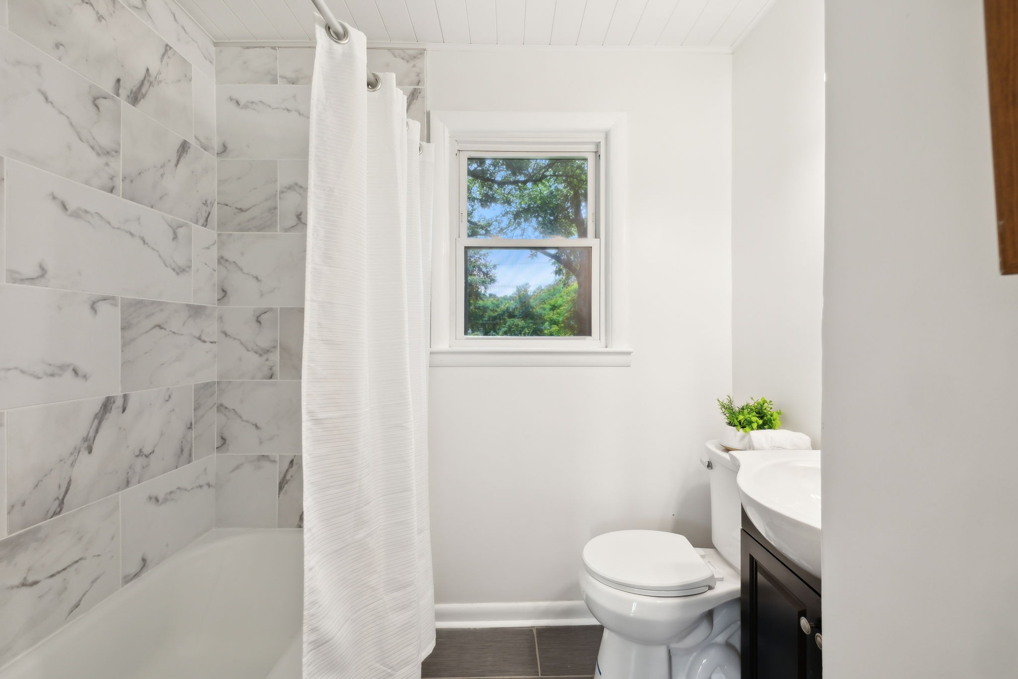 Nashville, Tennessee 37210, United States, 3 Bedrooms Bedrooms, ,1 BathroomBathrooms,Residential,Active,133443