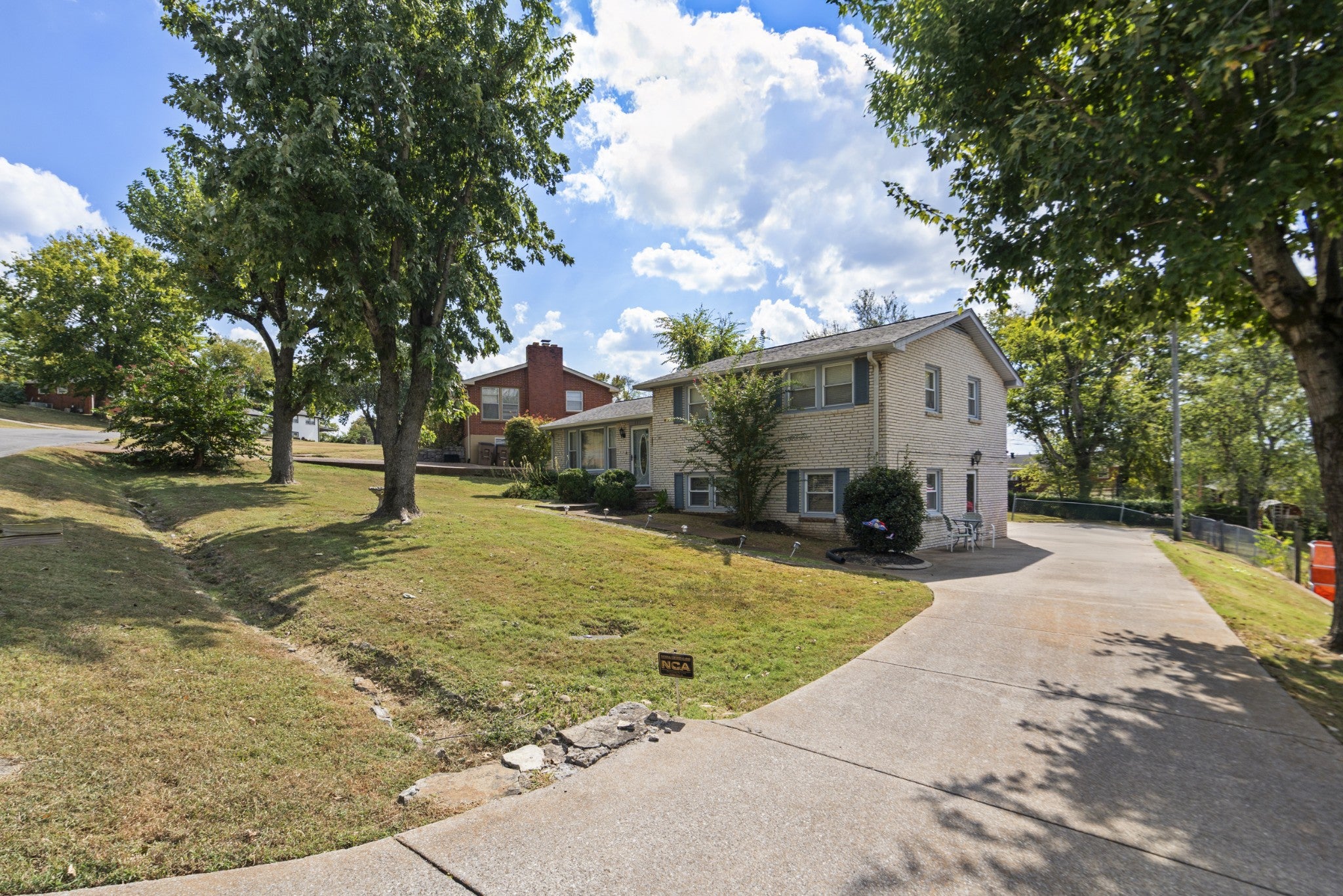 607 Comet Dr