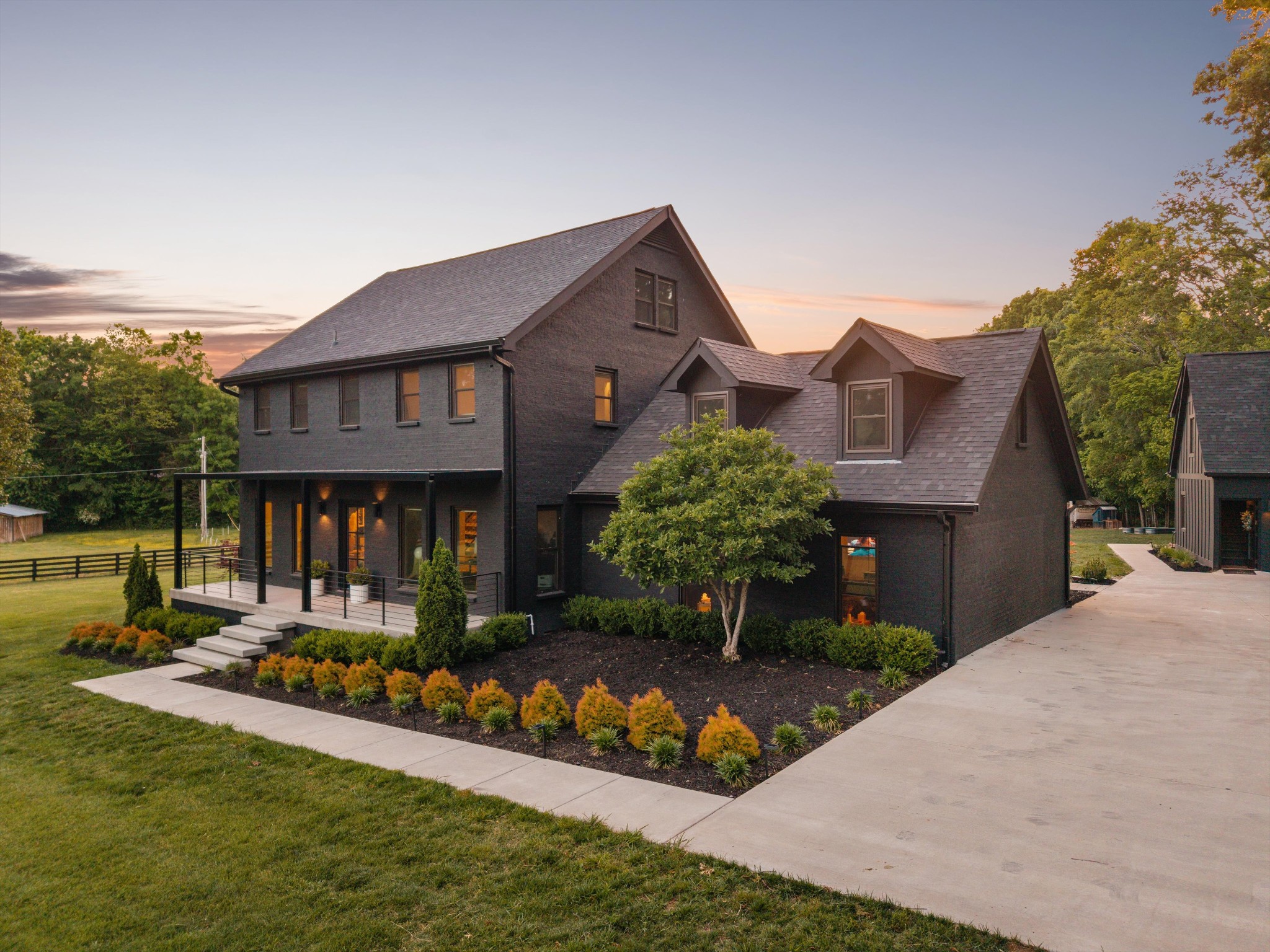 2031 Maple Ln