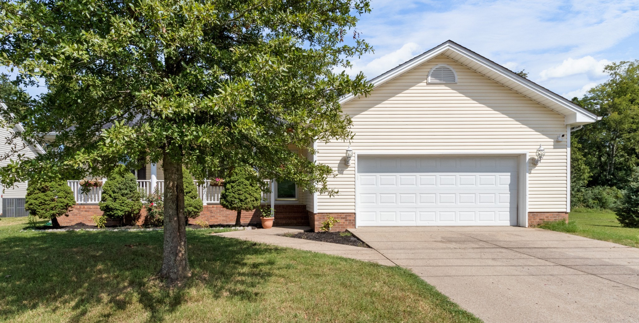 1033 Sivley Rd
