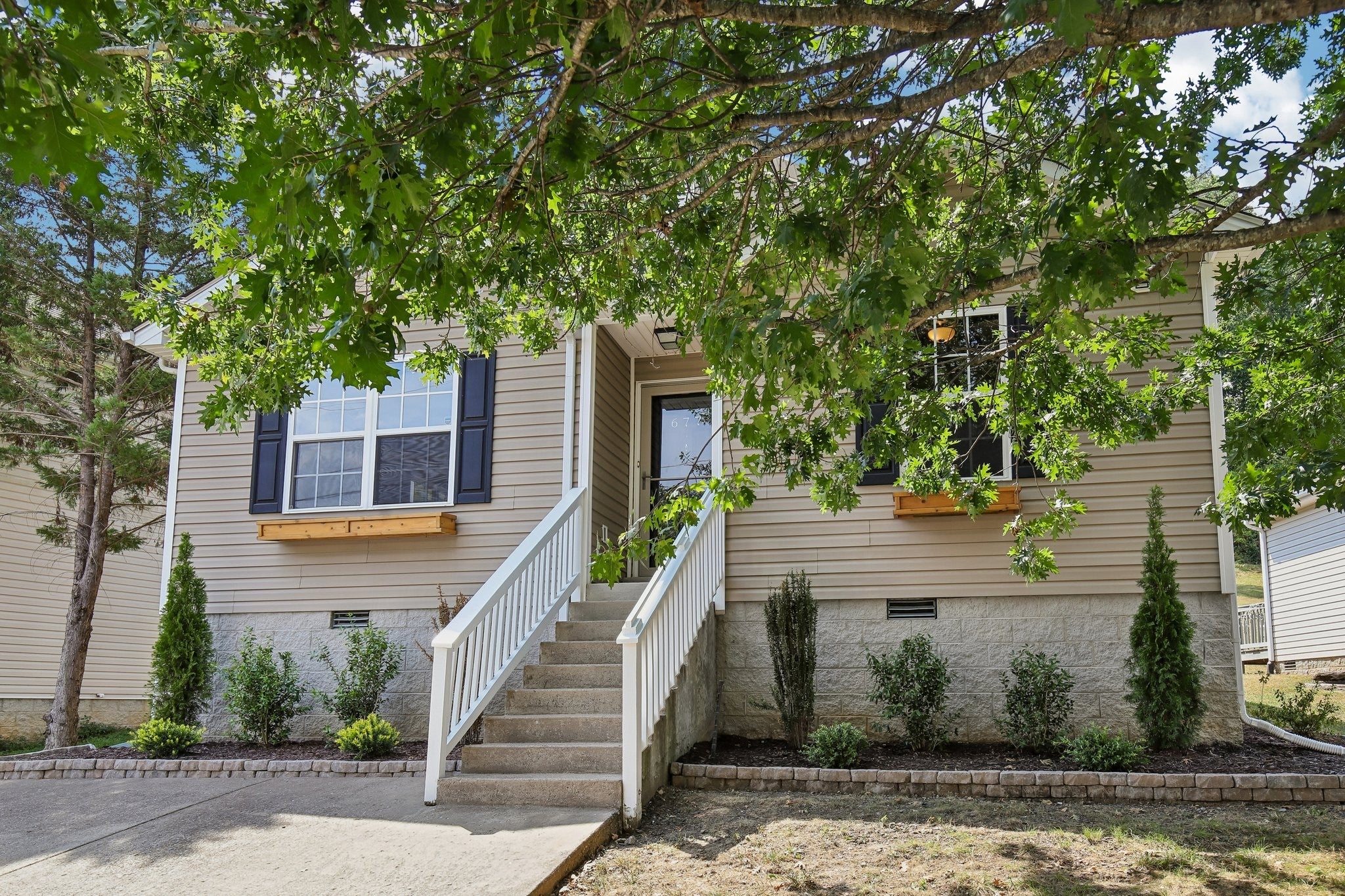 677 Belgium Dr