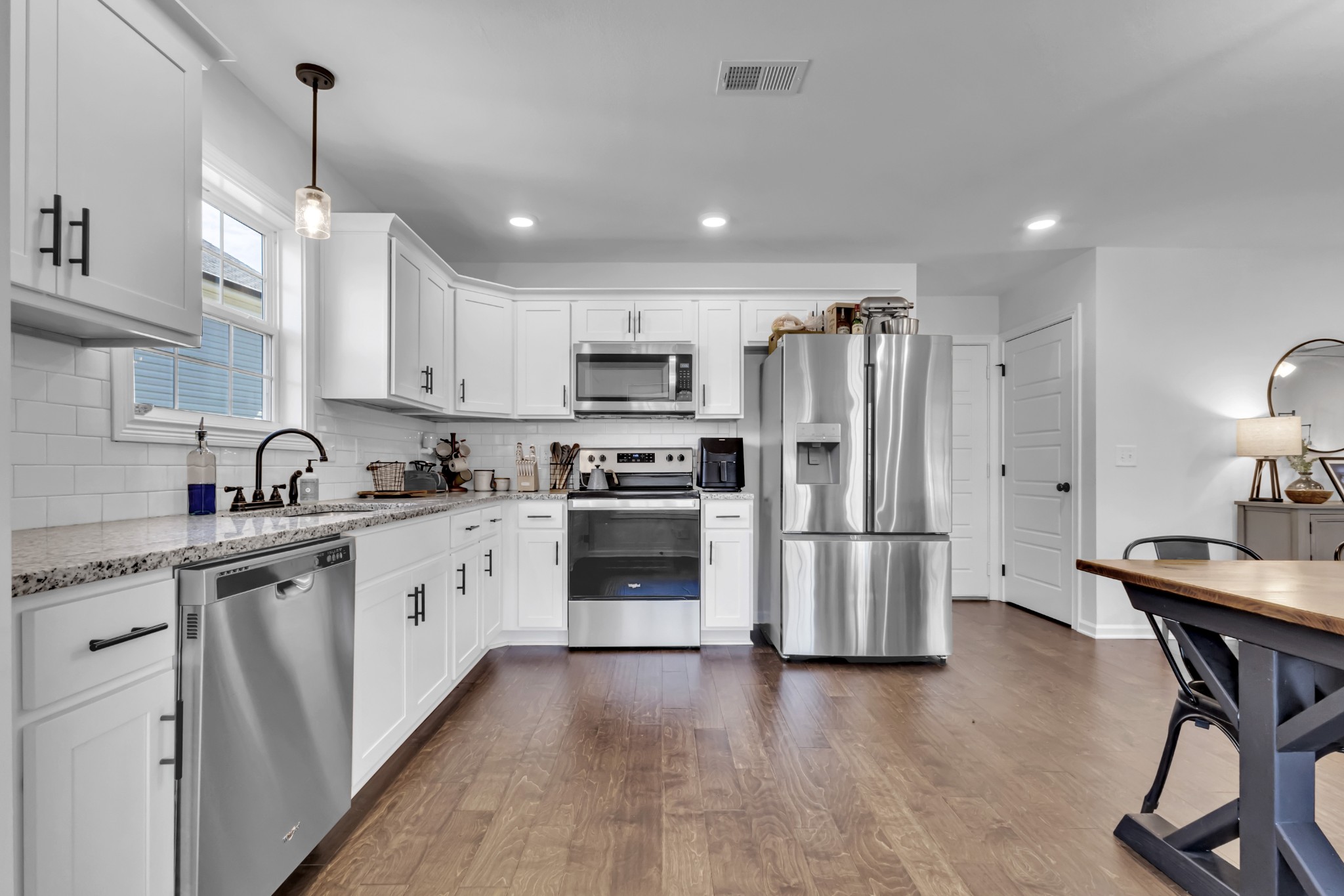 Clarksville, Tennessee 37043, United States, 3 Bedrooms Bedrooms, ,3 BathroomsBathrooms,Residential,Active,96429