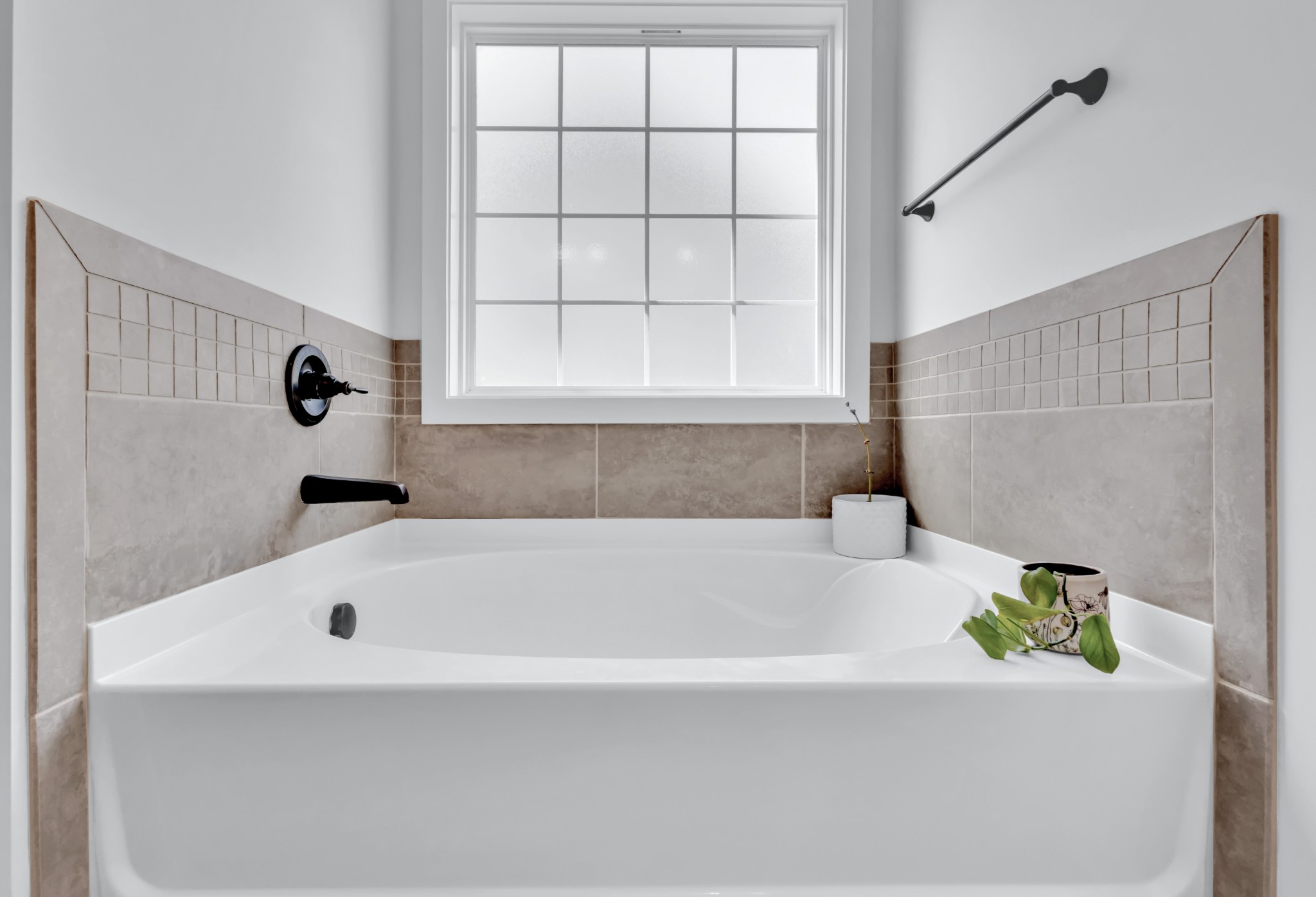 Clarksville, Tennessee 37043, United States, 3 Bedrooms Bedrooms, ,3 BathroomsBathrooms,Residential,Active,96429