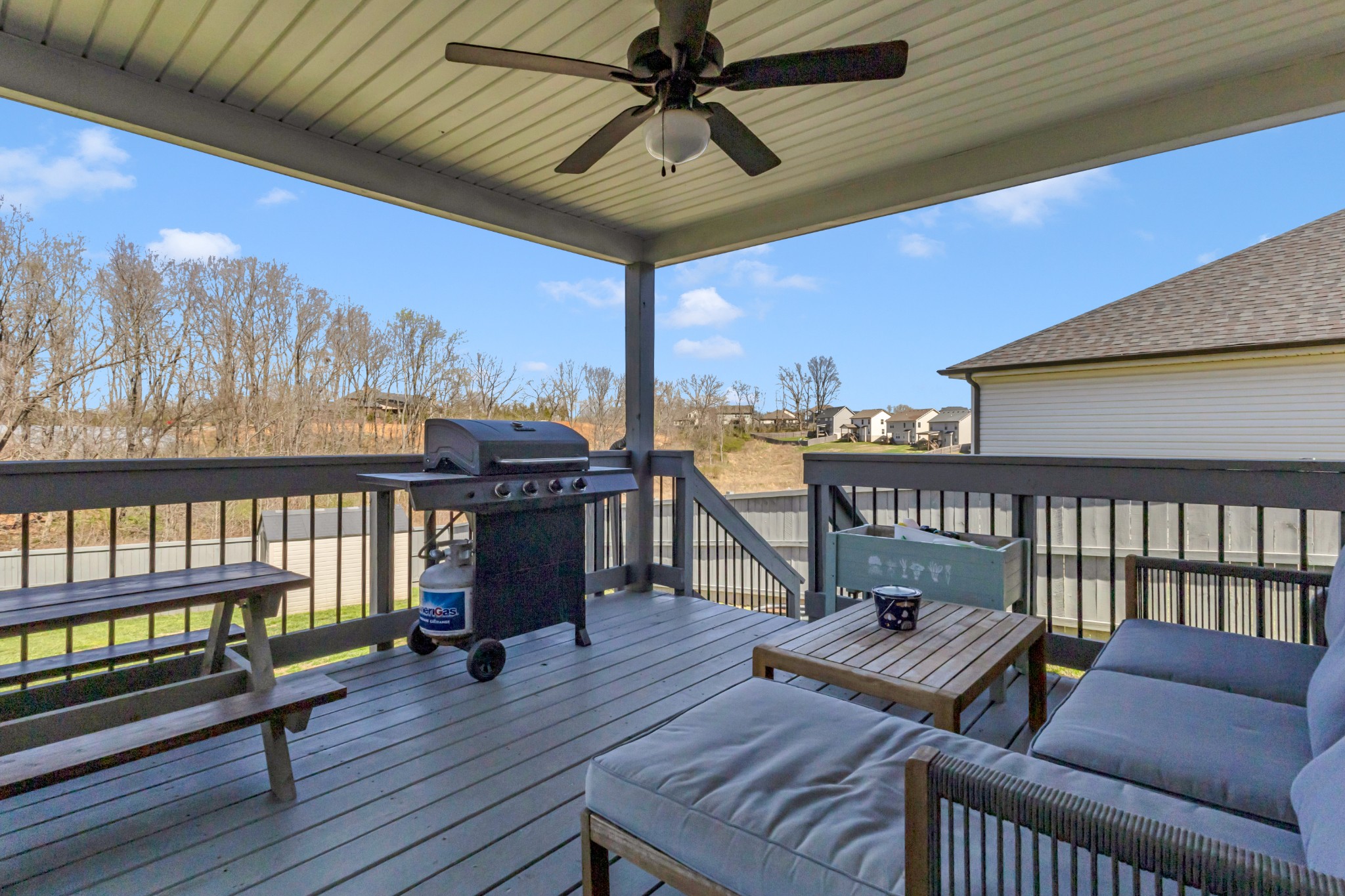 Clarksville, Tennessee 37043, United States, 3 Bedrooms Bedrooms, ,3 BathroomsBathrooms,Residential,Active,96429