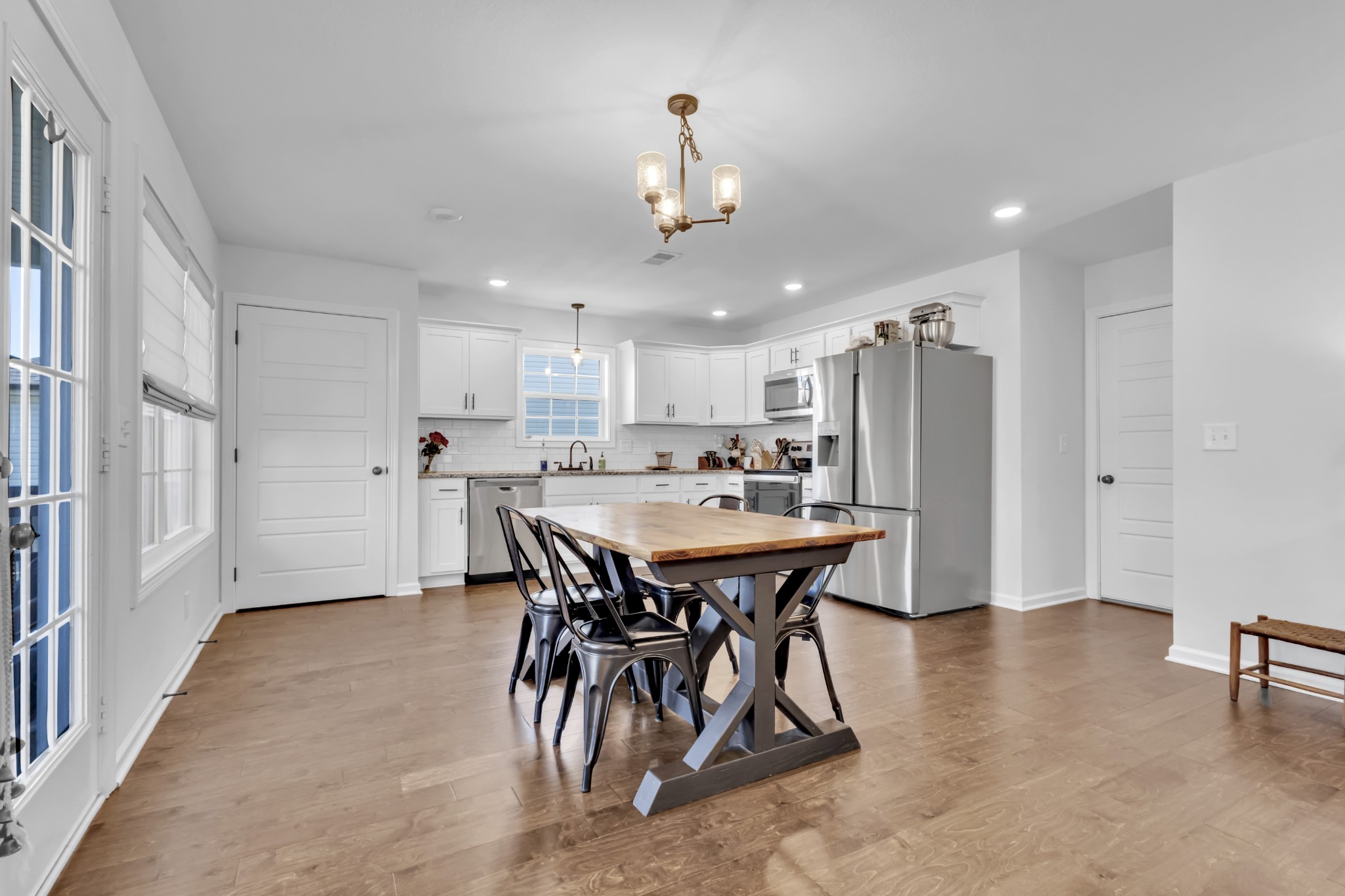 Clarksville, Tennessee 37043, United States, 3 Bedrooms Bedrooms, ,3 BathroomsBathrooms,Residential,Active,96429