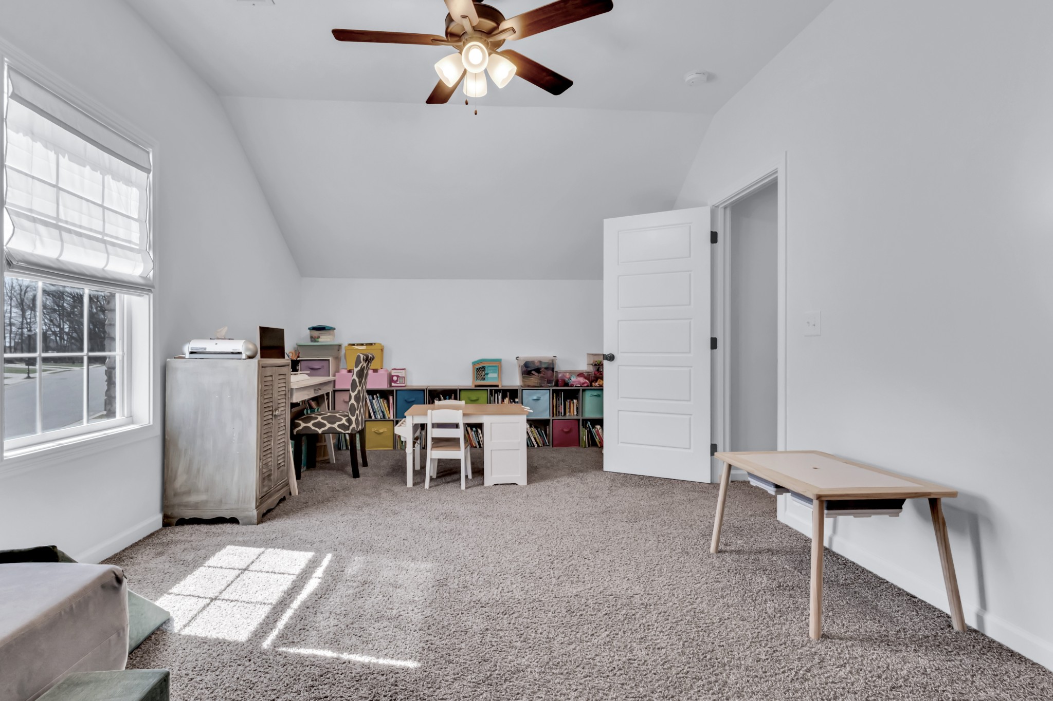 Clarksville, Tennessee 37043, United States, 3 Bedrooms Bedrooms, ,3 BathroomsBathrooms,Residential,Active,96429