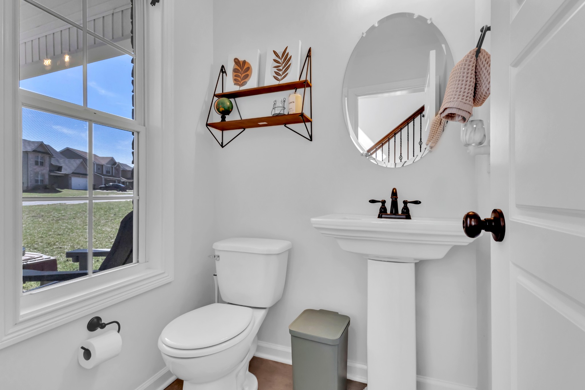 Clarksville, Tennessee 37043, United States, 3 Bedrooms Bedrooms, ,3 BathroomsBathrooms,Residential,Active,96429