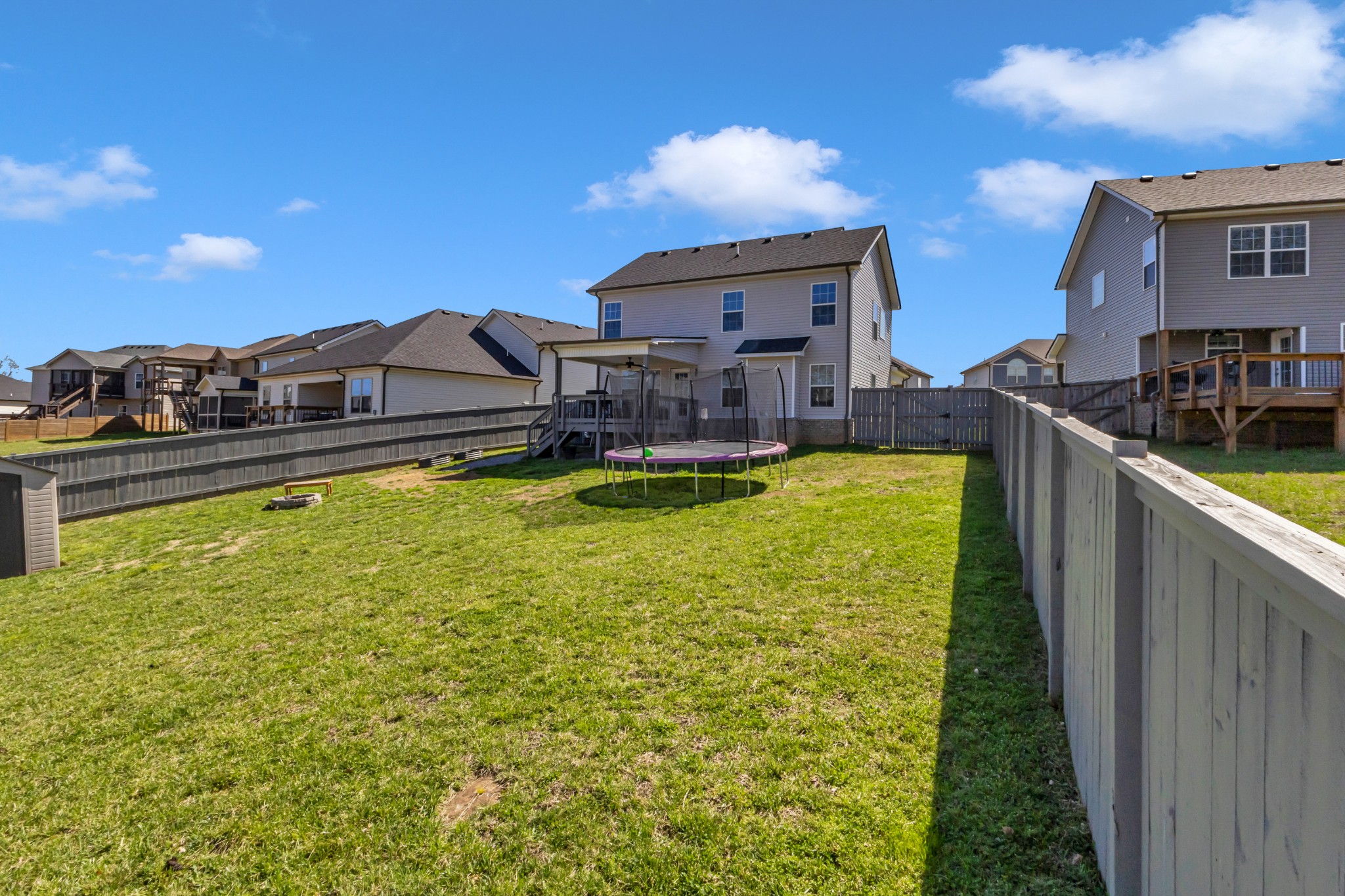 Clarksville, Tennessee 37043, United States, 3 Bedrooms Bedrooms, ,3 BathroomsBathrooms,Residential,Active,96429