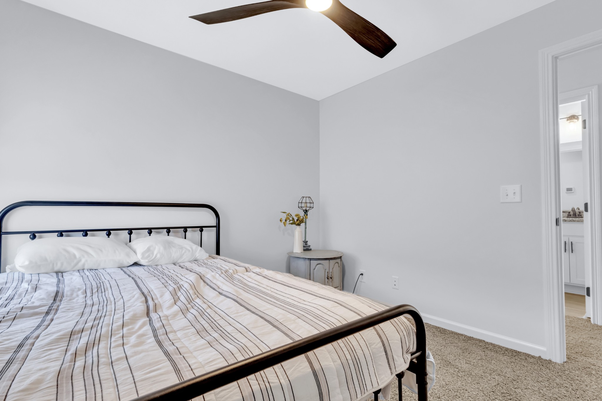 Clarksville, Tennessee 37043, United States, 3 Bedrooms Bedrooms, ,3 BathroomsBathrooms,Residential,Active,96429