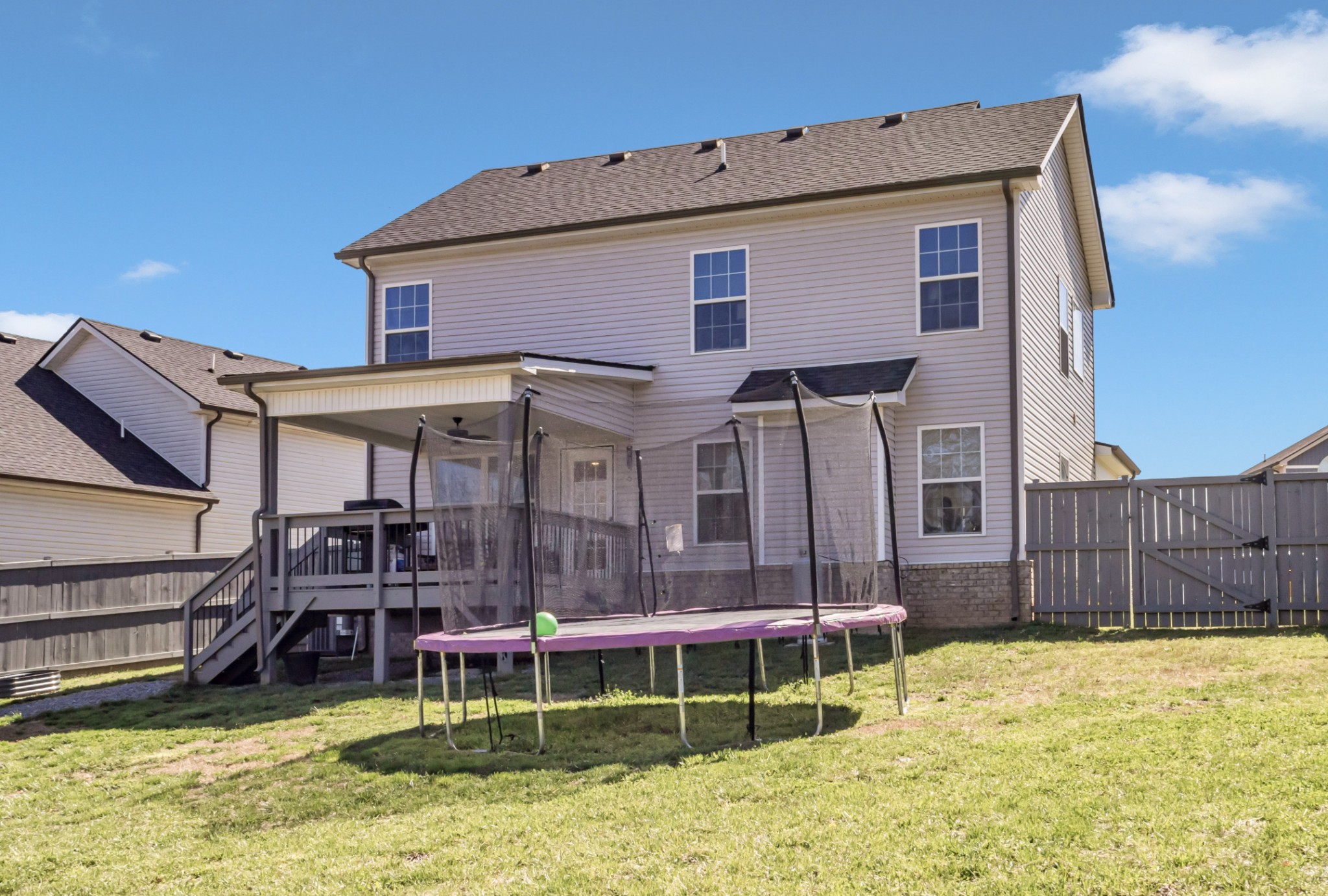 Clarksville, Tennessee 37043, United States, 3 Bedrooms Bedrooms, ,3 BathroomsBathrooms,Residential,Active,96429