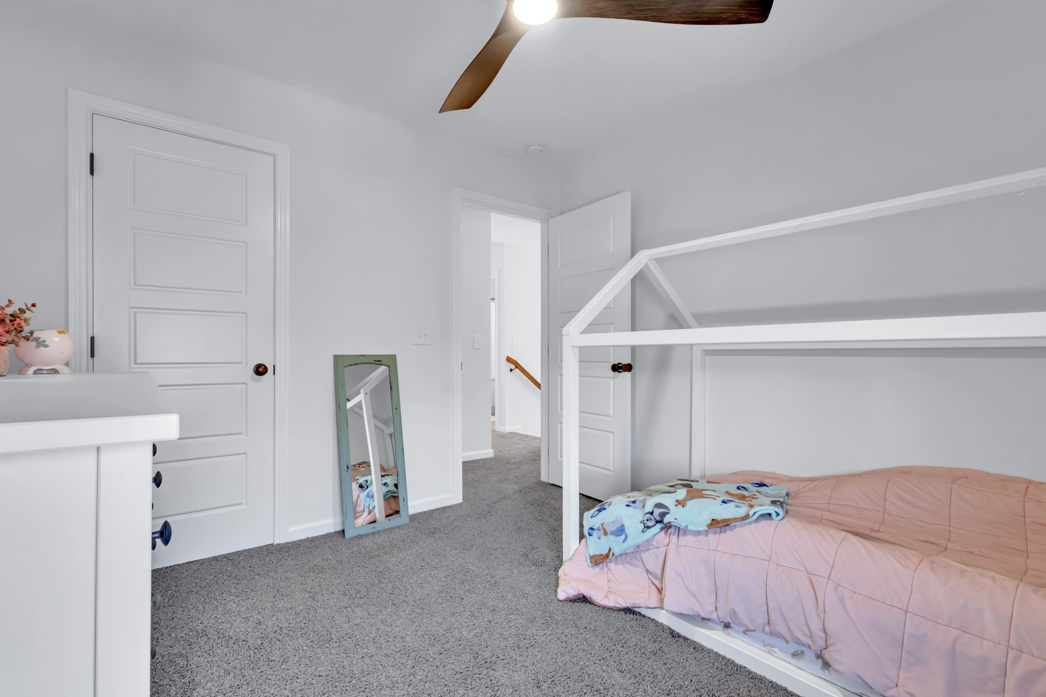 Clarksville, Tennessee 37043, United States, 3 Bedrooms Bedrooms, ,3 BathroomsBathrooms,Residential,Active,96429