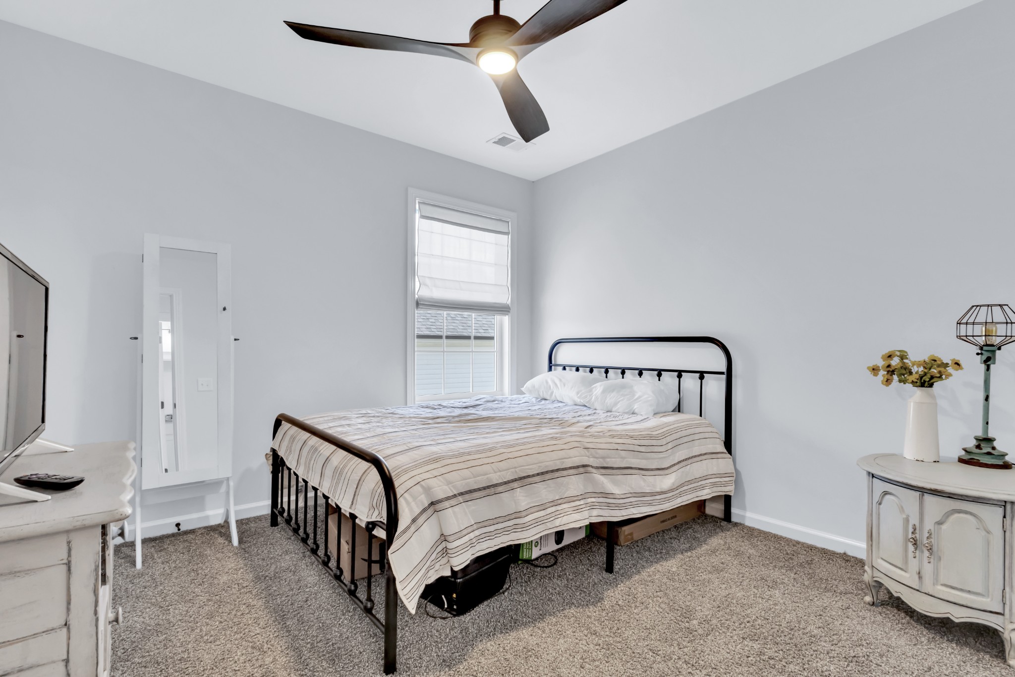 Clarksville, Tennessee 37043, United States, 3 Bedrooms Bedrooms, ,3 BathroomsBathrooms,Residential,Active,96429