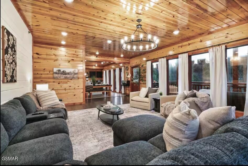 3328 Smoky Ridge Way