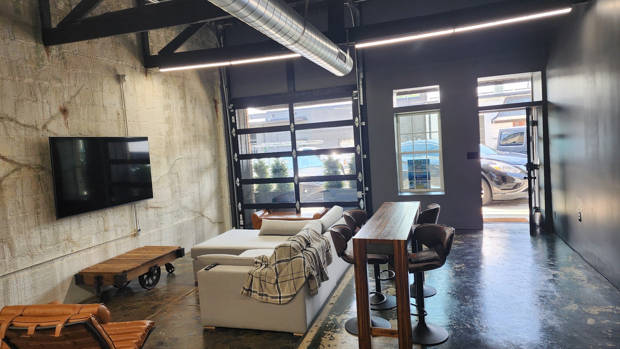 118 W Walnut St