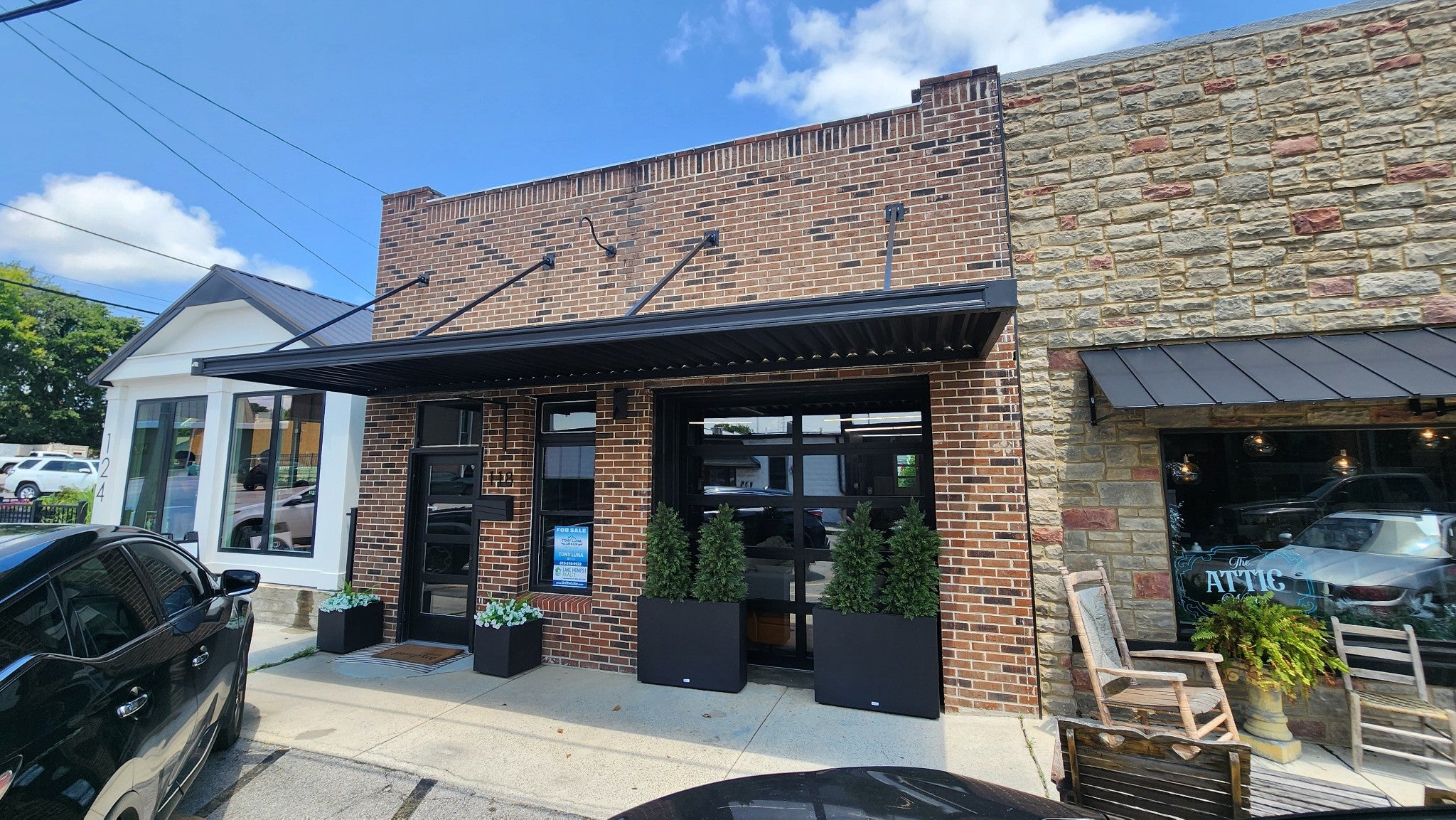 118 W Walnut St
