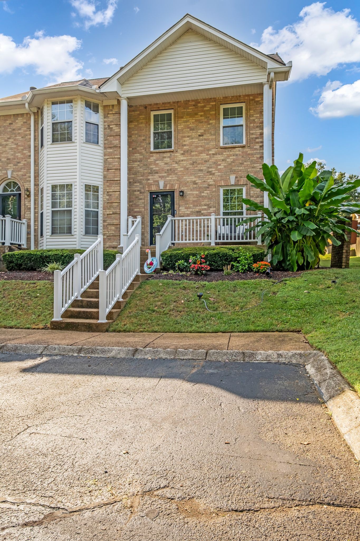 147 Lakebrink Dr