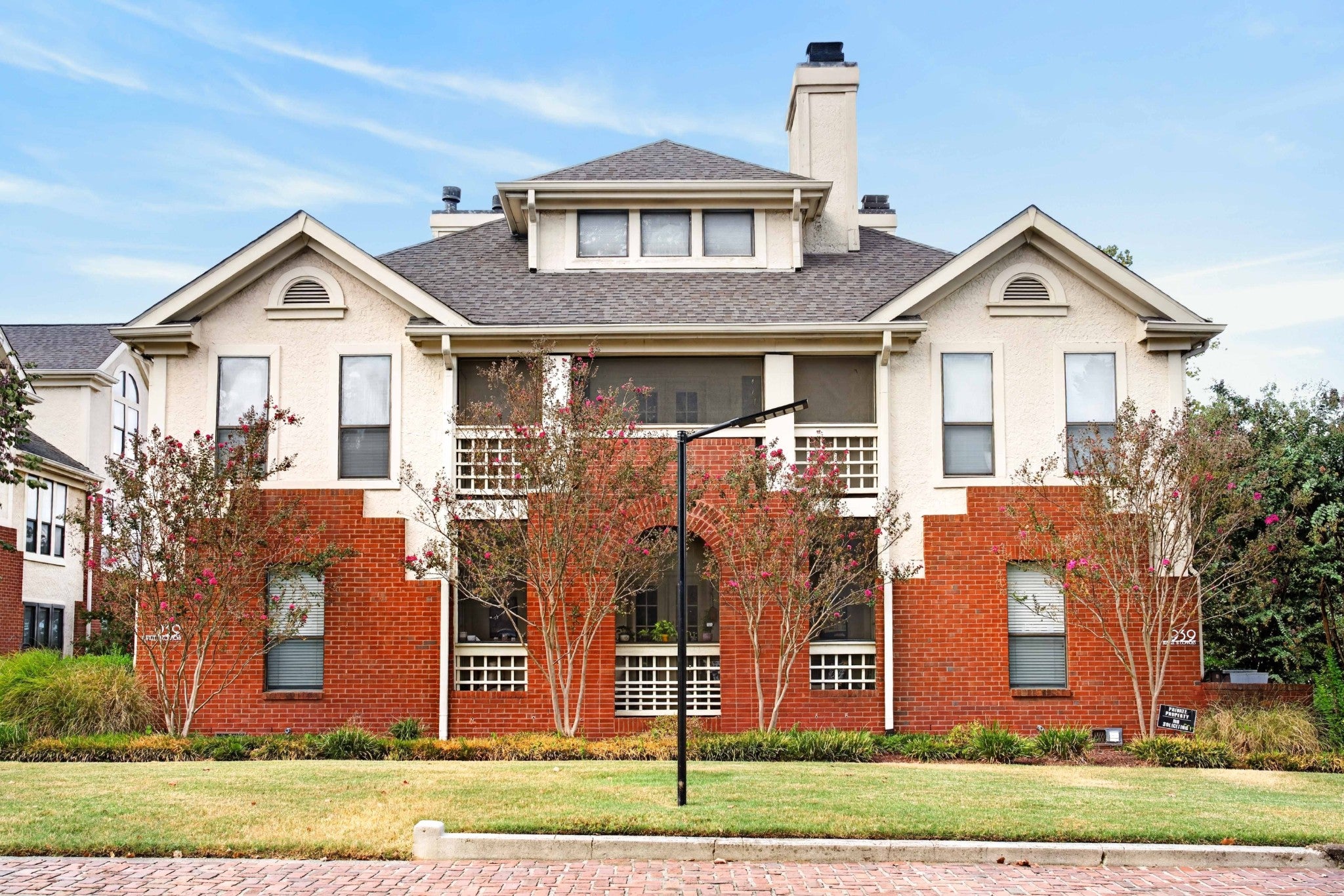 939 Russell St 16