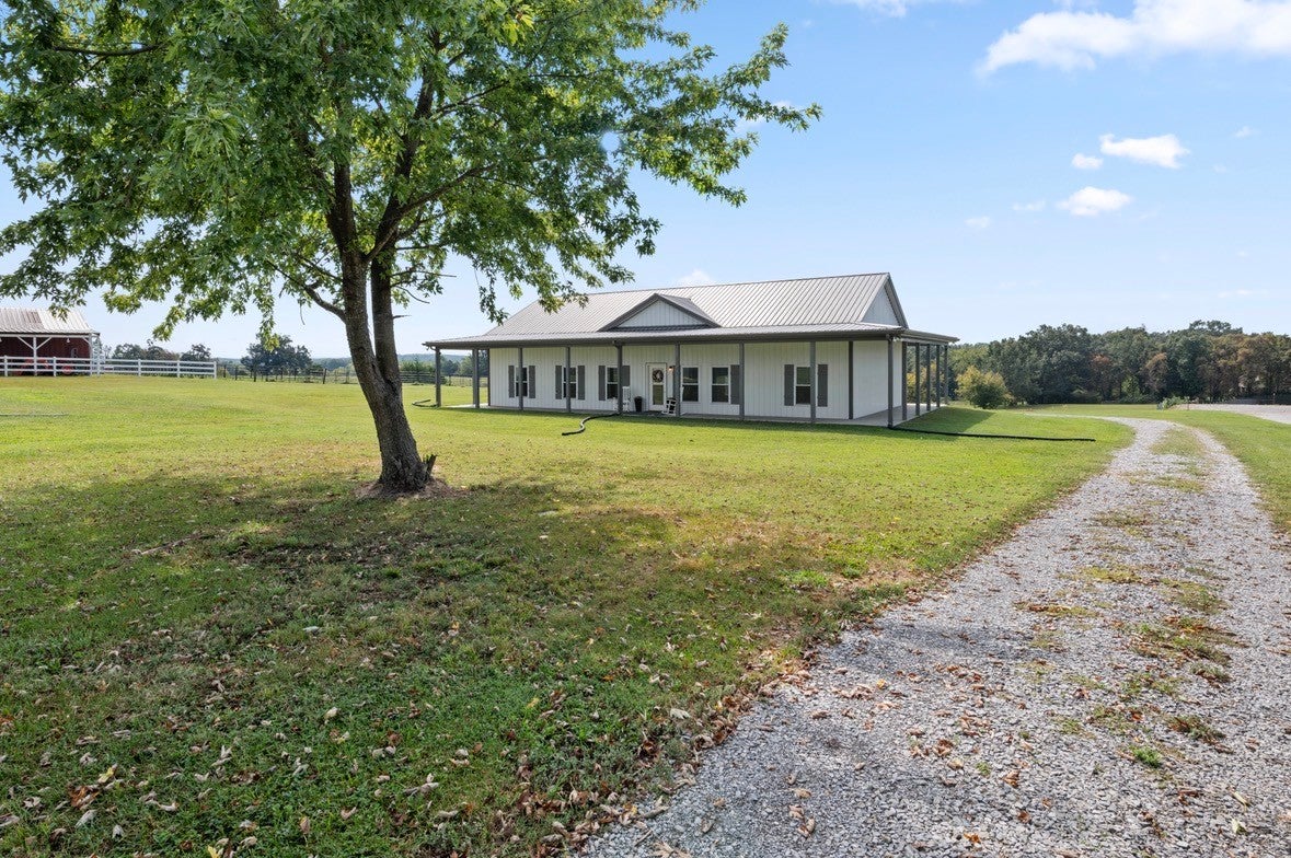 1195 Highway 52 E