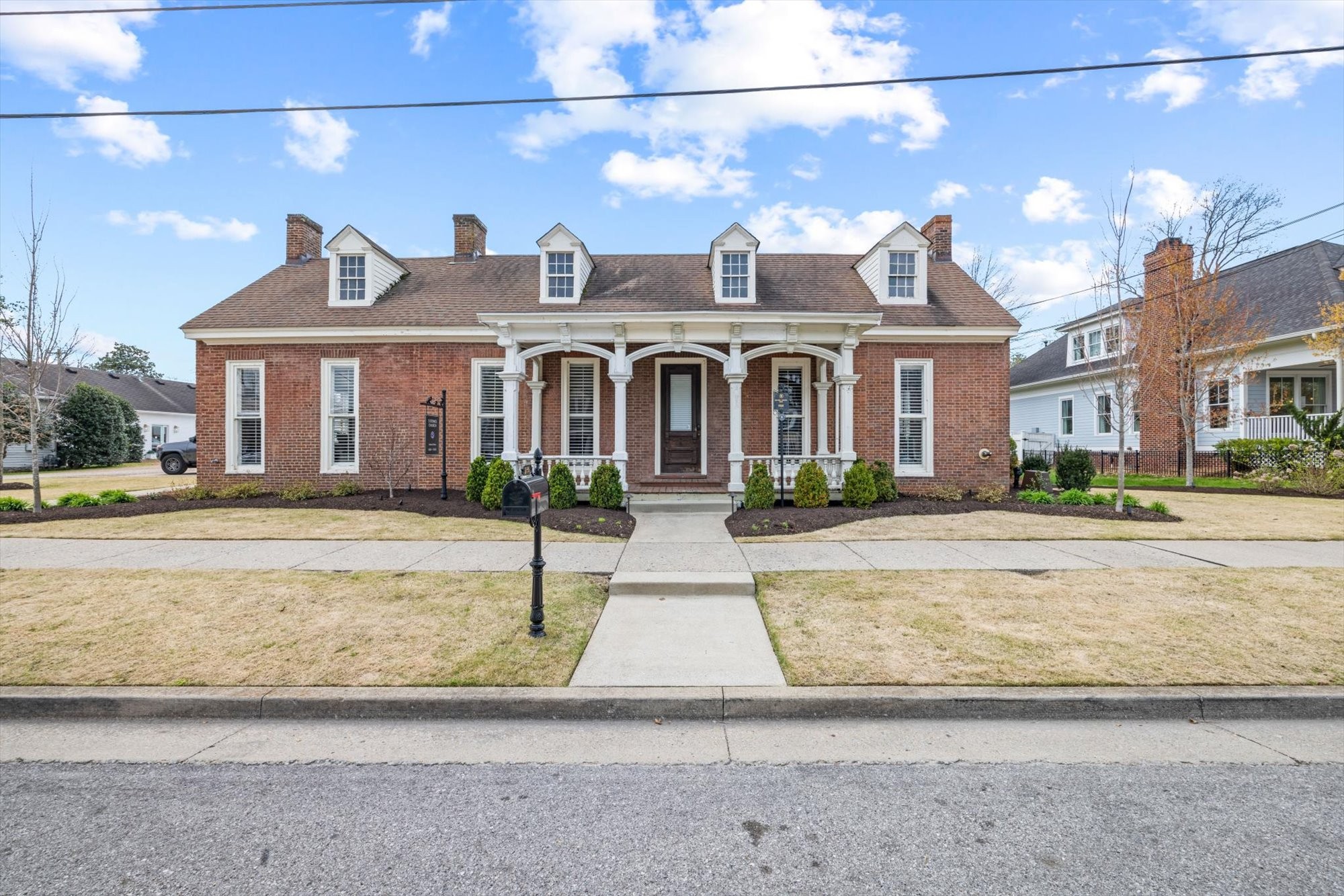 236 2nd Ave S