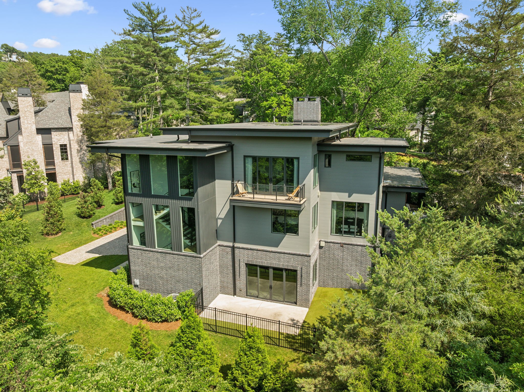 1601 Windy Ridge Dr