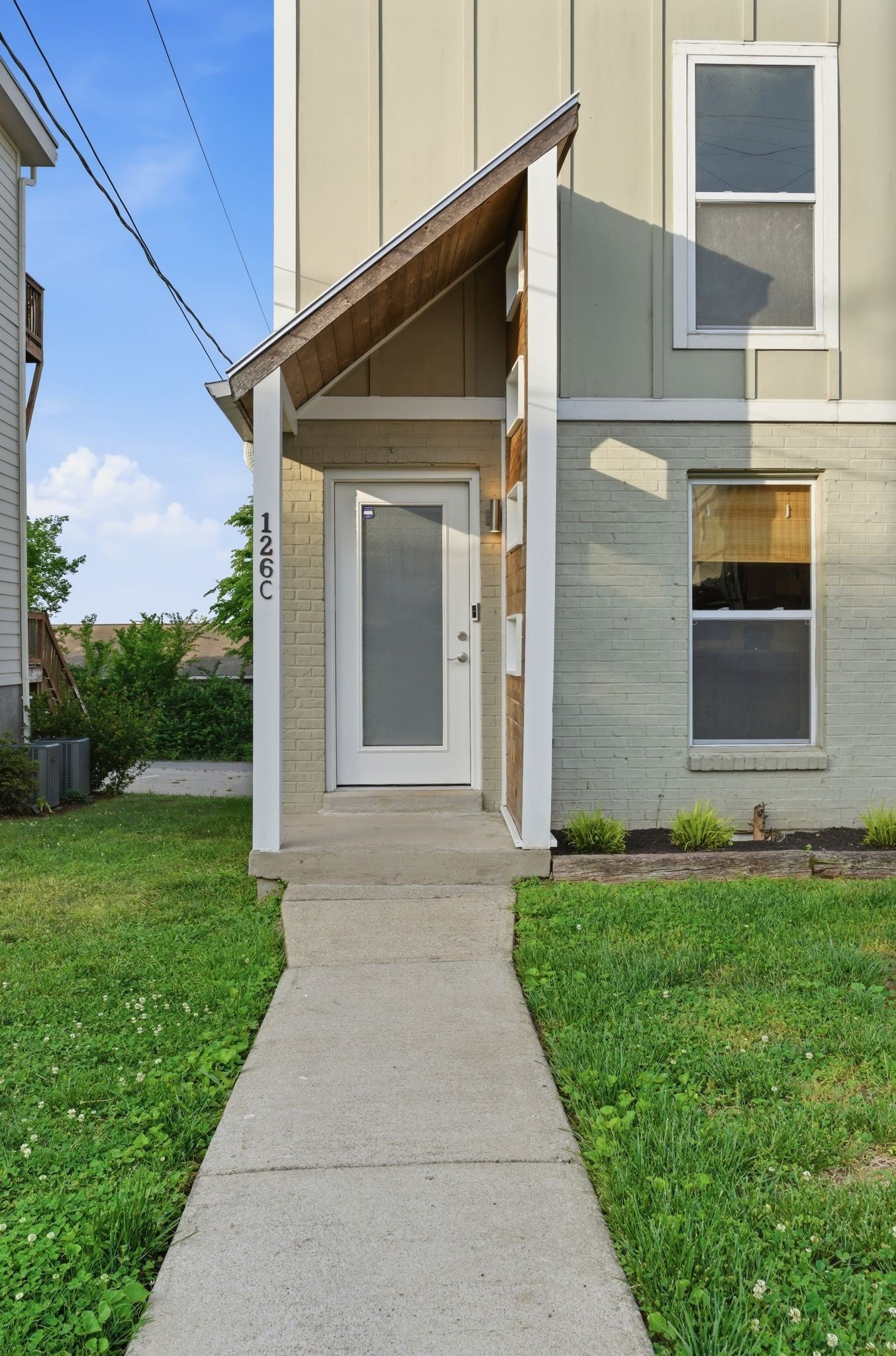 126 Fern Ave C