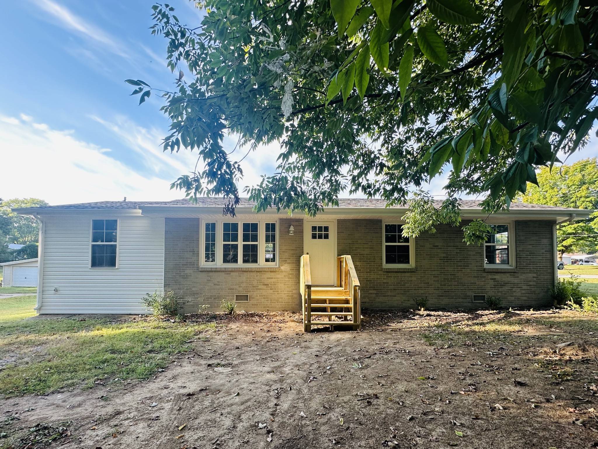View Lafayette, TN 37083 house
