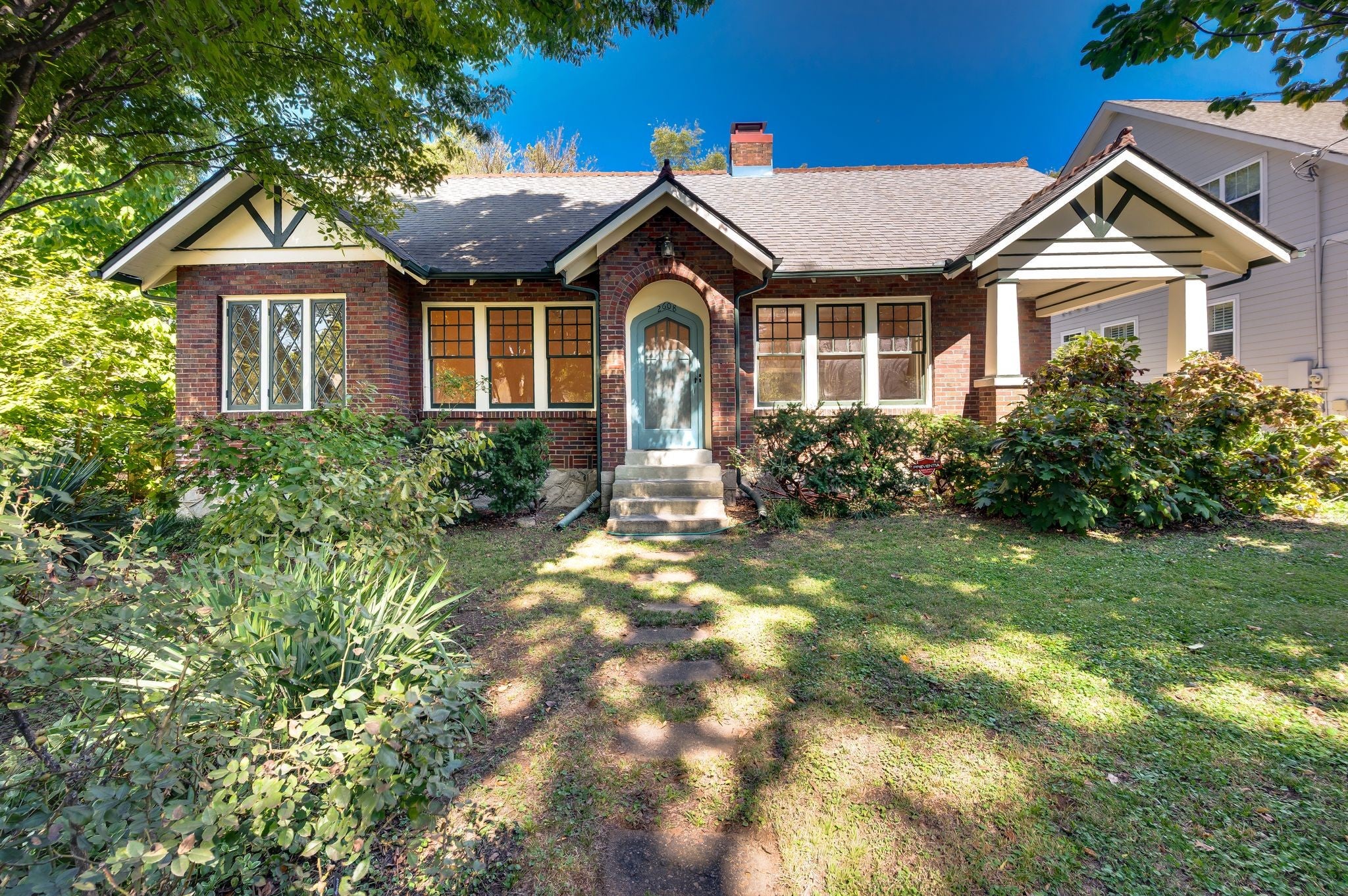 3-bed home at 2608 W Linden Ave, Nashville, sold December 2, 2025