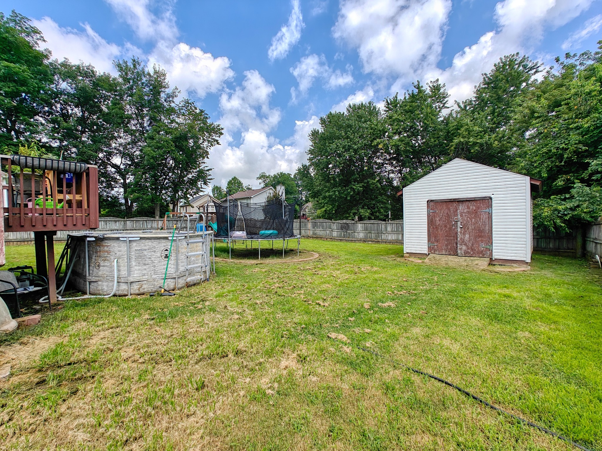 1515 Barrywood Cir W