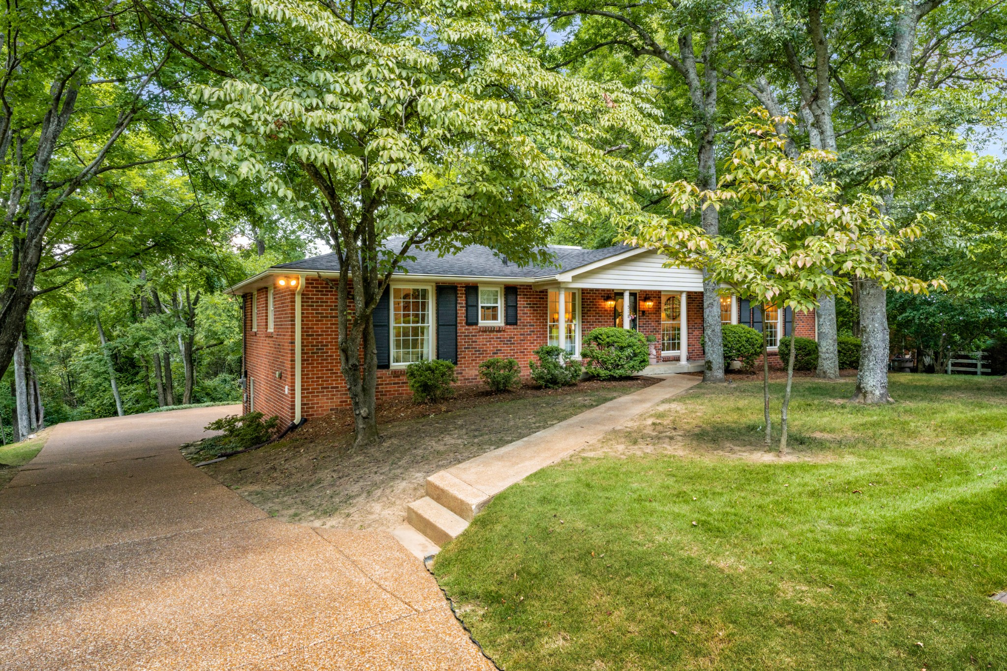 518 Woodhurst Dr