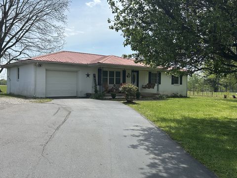 2901 Hurricane Creek Rd Lawrenceburg TN 38464